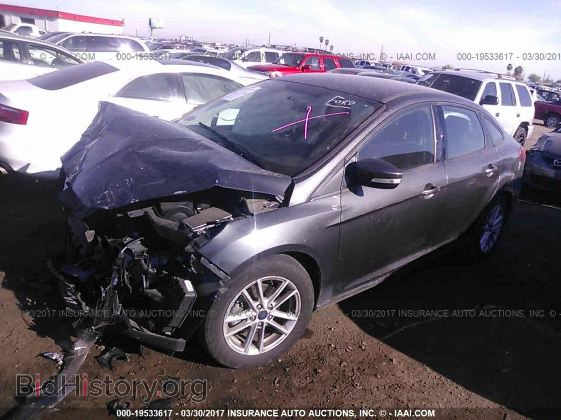 2016 Ford Focus - VIN: 1FADP3F22GL310527 - Фото 2