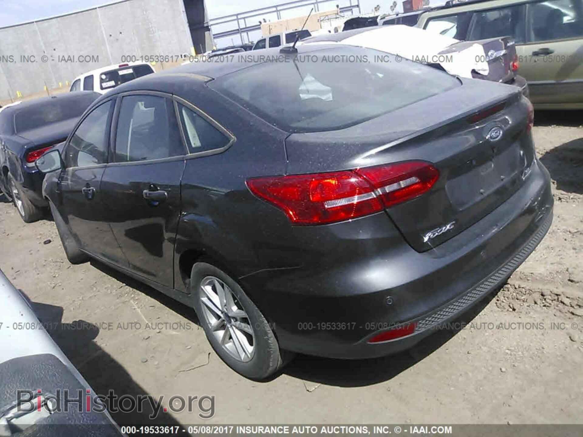 2016 Ford Focus - VIN: 1FADP3F22GL310527 - Фото 3