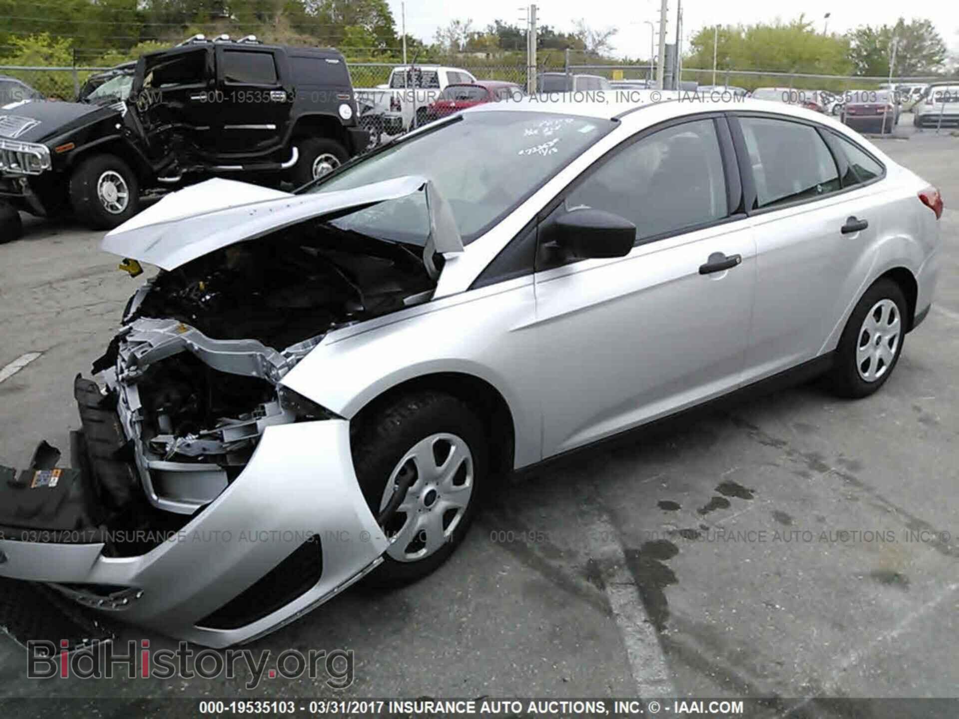 2016 Ford Focus - VIN: 1FADP3E24GL236870 - Photo 2