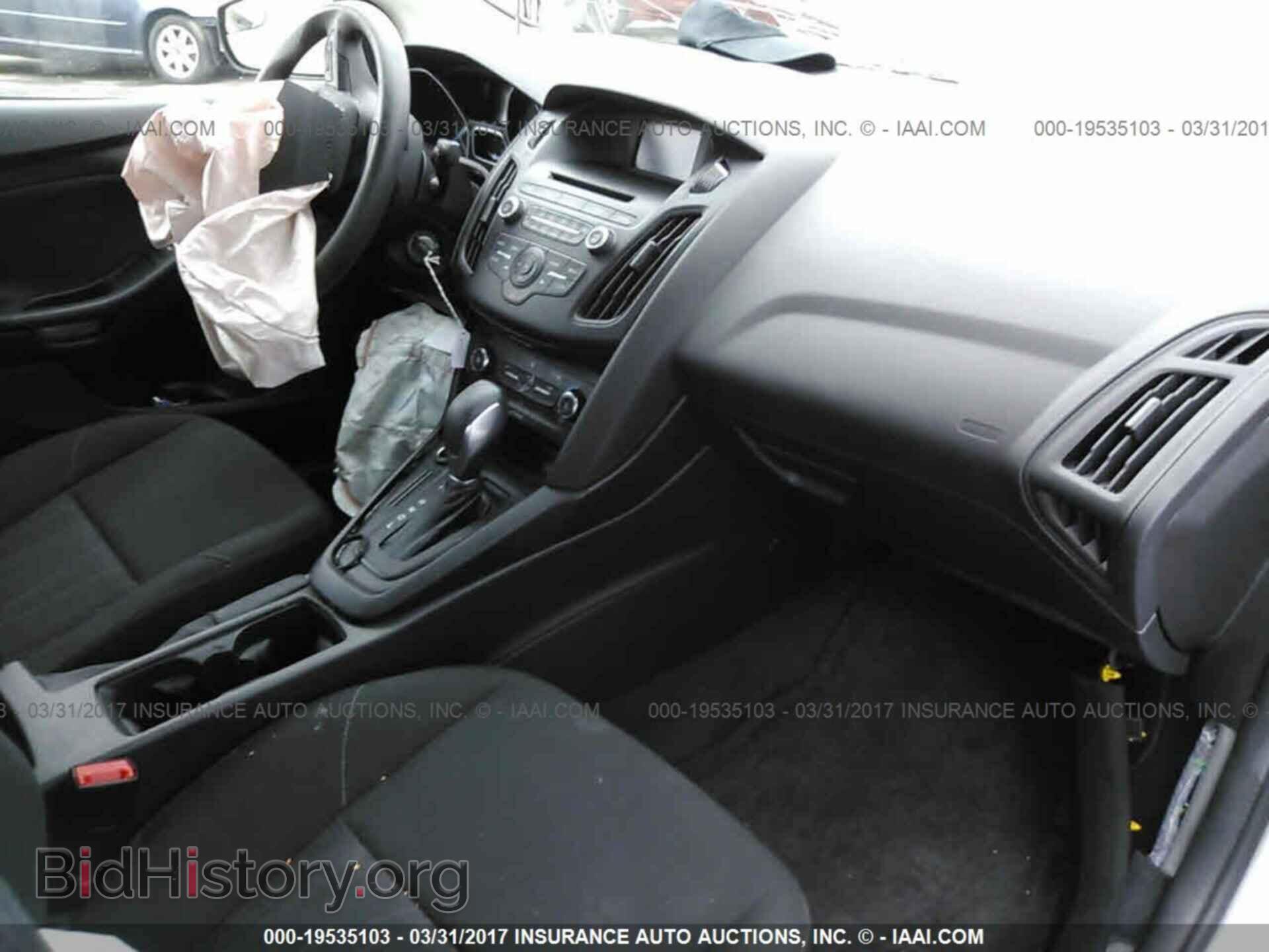 2016 Ford Focus - VIN: 1FADP3E24GL236870 - Photo 5