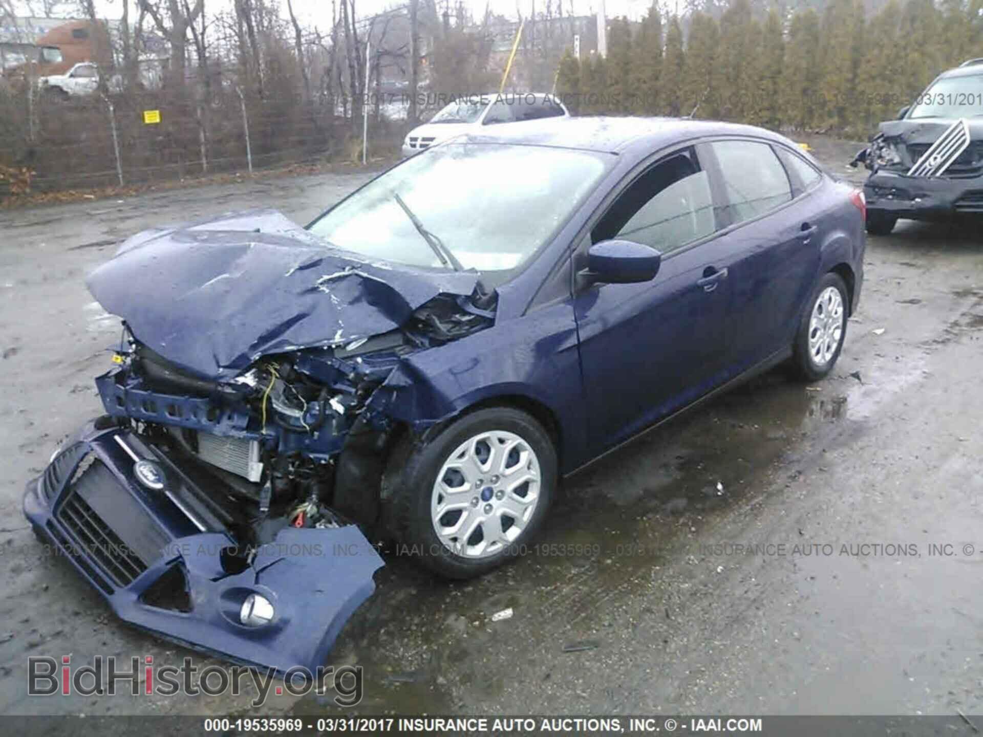 2012 Ford Focus - VIN: 1FAHP3F22CL148233 - Photo 2