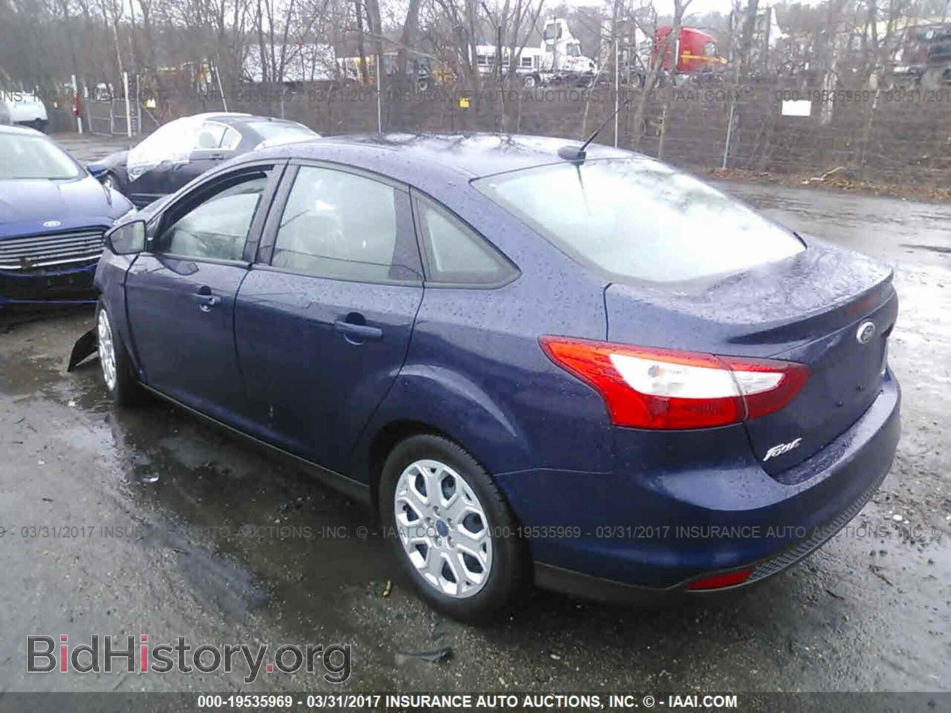 2012 Ford Focus - VIN: 1FAHP3F22CL148233 - Photo 3