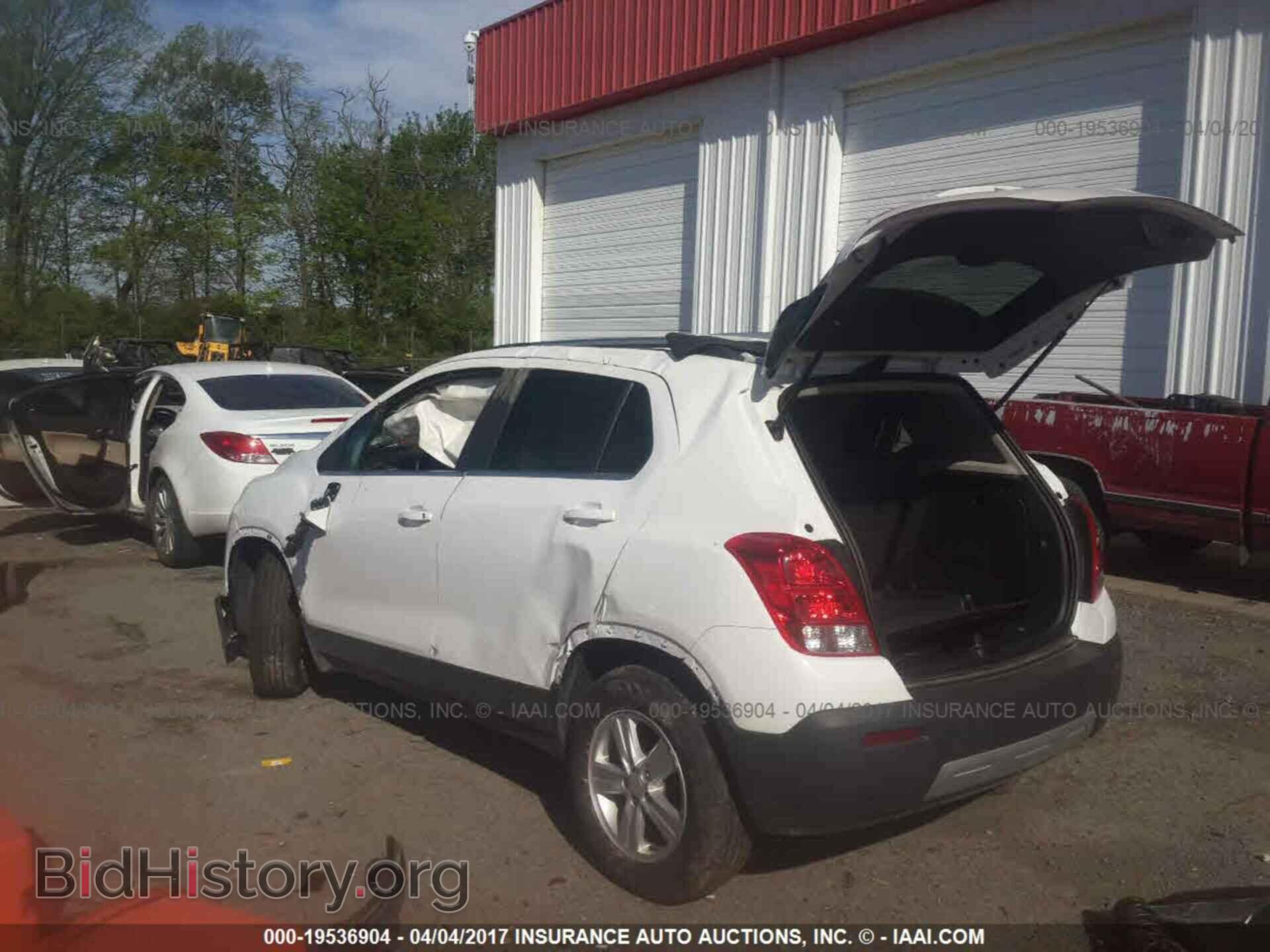 2016 Chevrolet Trax - VIN: 3GNCJLSBXGL275132 - Фото 3