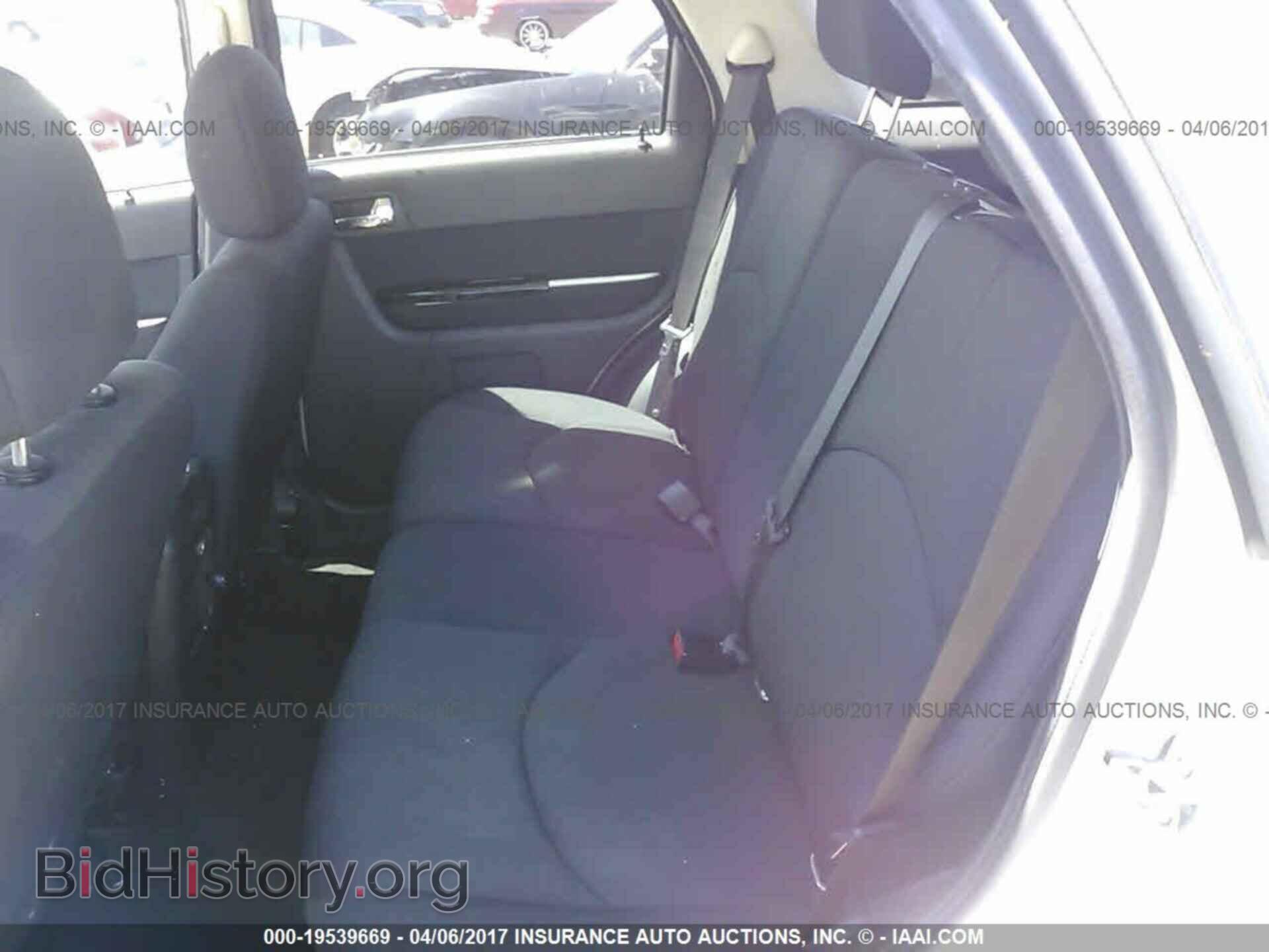 2011 Mazda Tribute - VIN: 4F2CY0C73BKM01242 - Фото 8