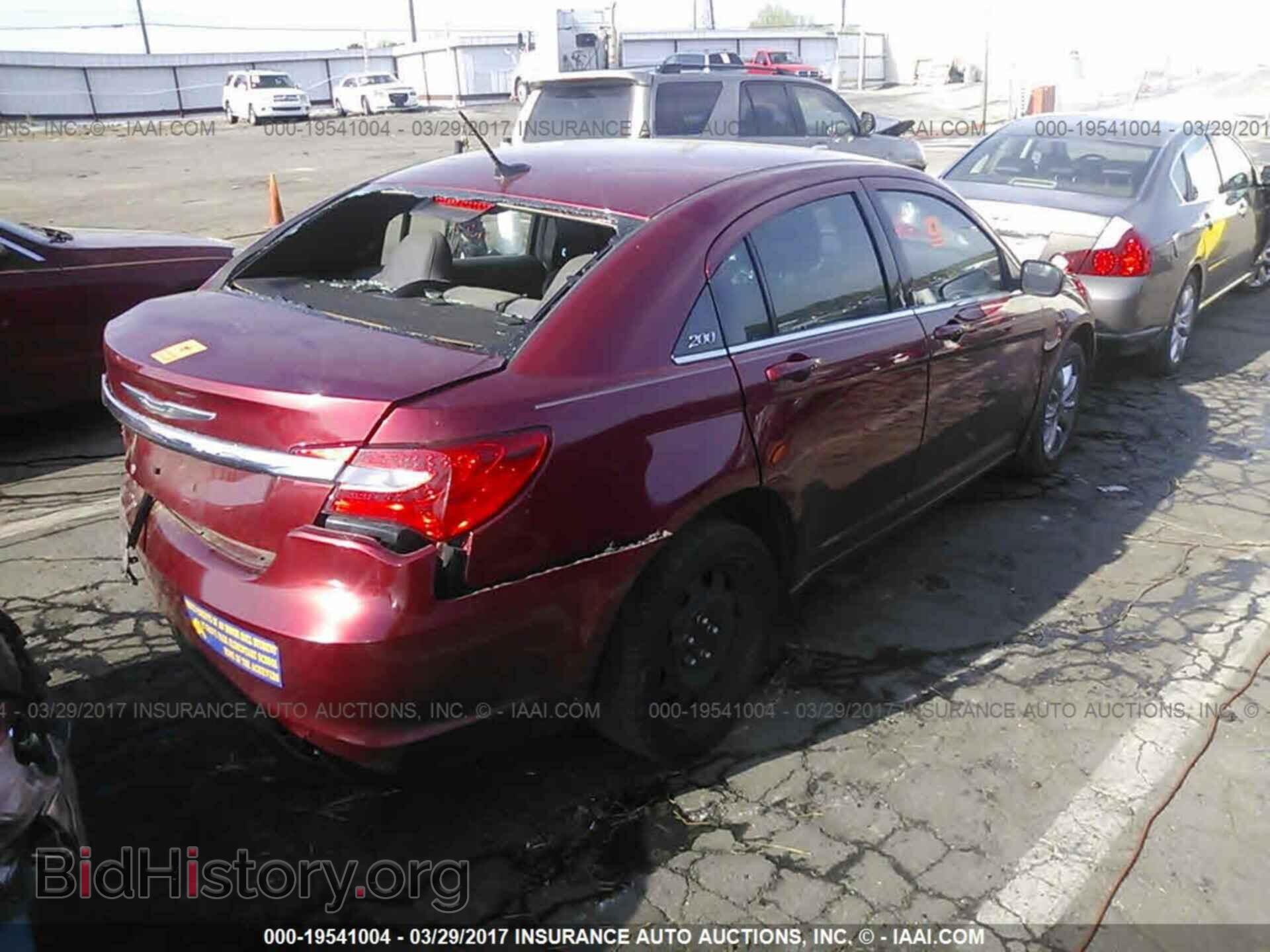 2013 Chrysler 200 - VIN: 1C3CCBBB8DN684582 - Photo 4