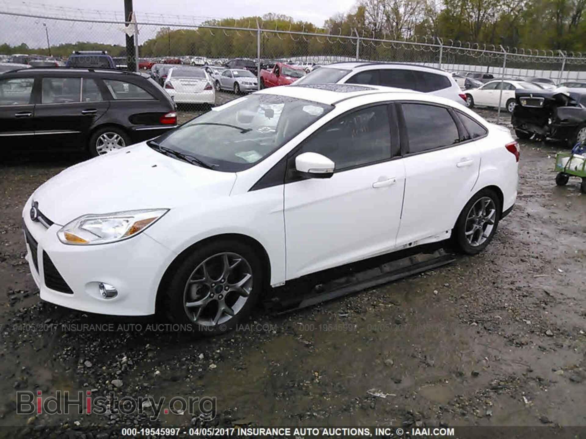2014 Ford Focus - VIN: 1FADP3F23EL324515 - Фото 2