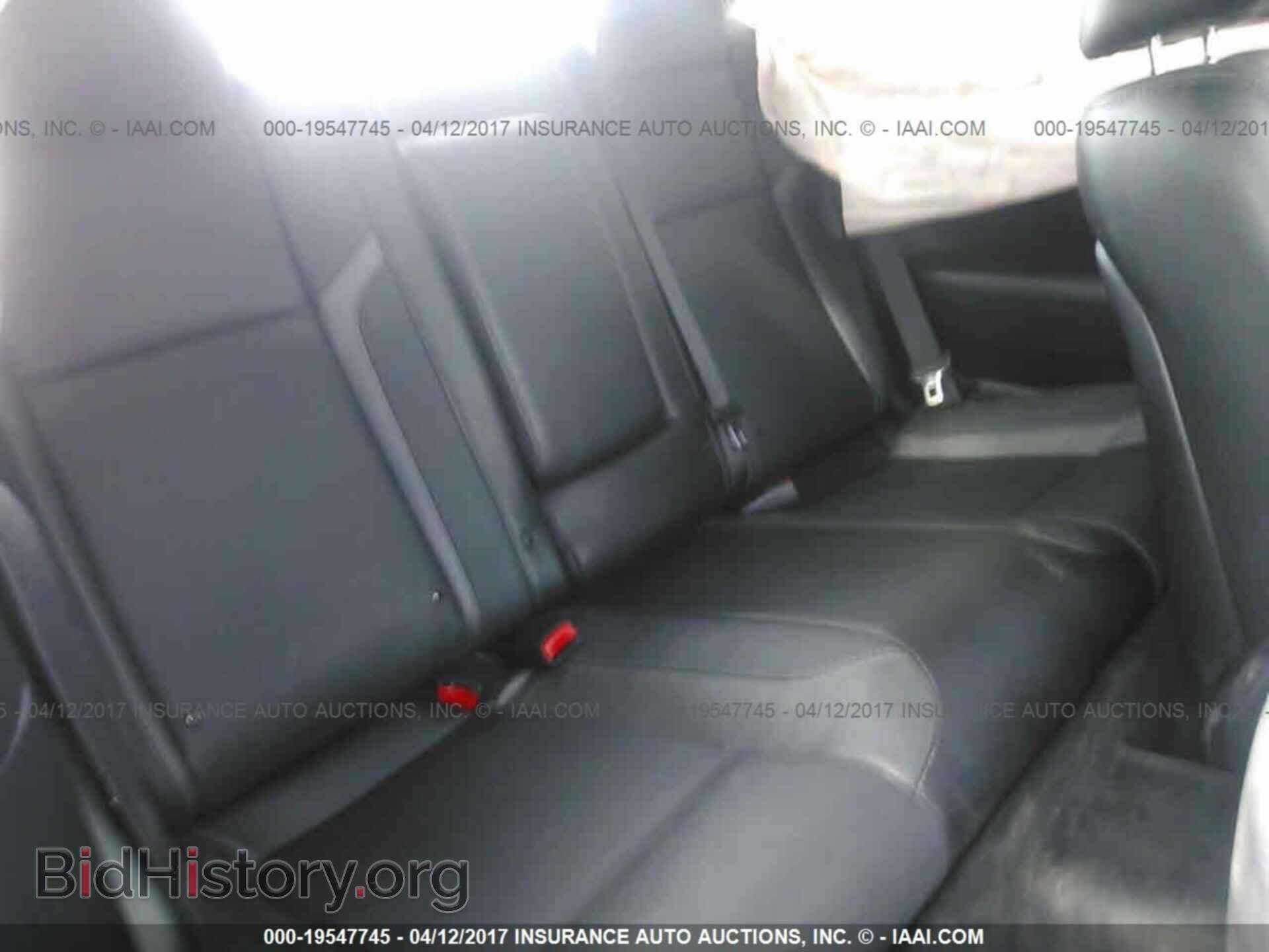 2016 Dodge Challenger - VIN: 2C3CDZAG1GH256773 - Photo 8