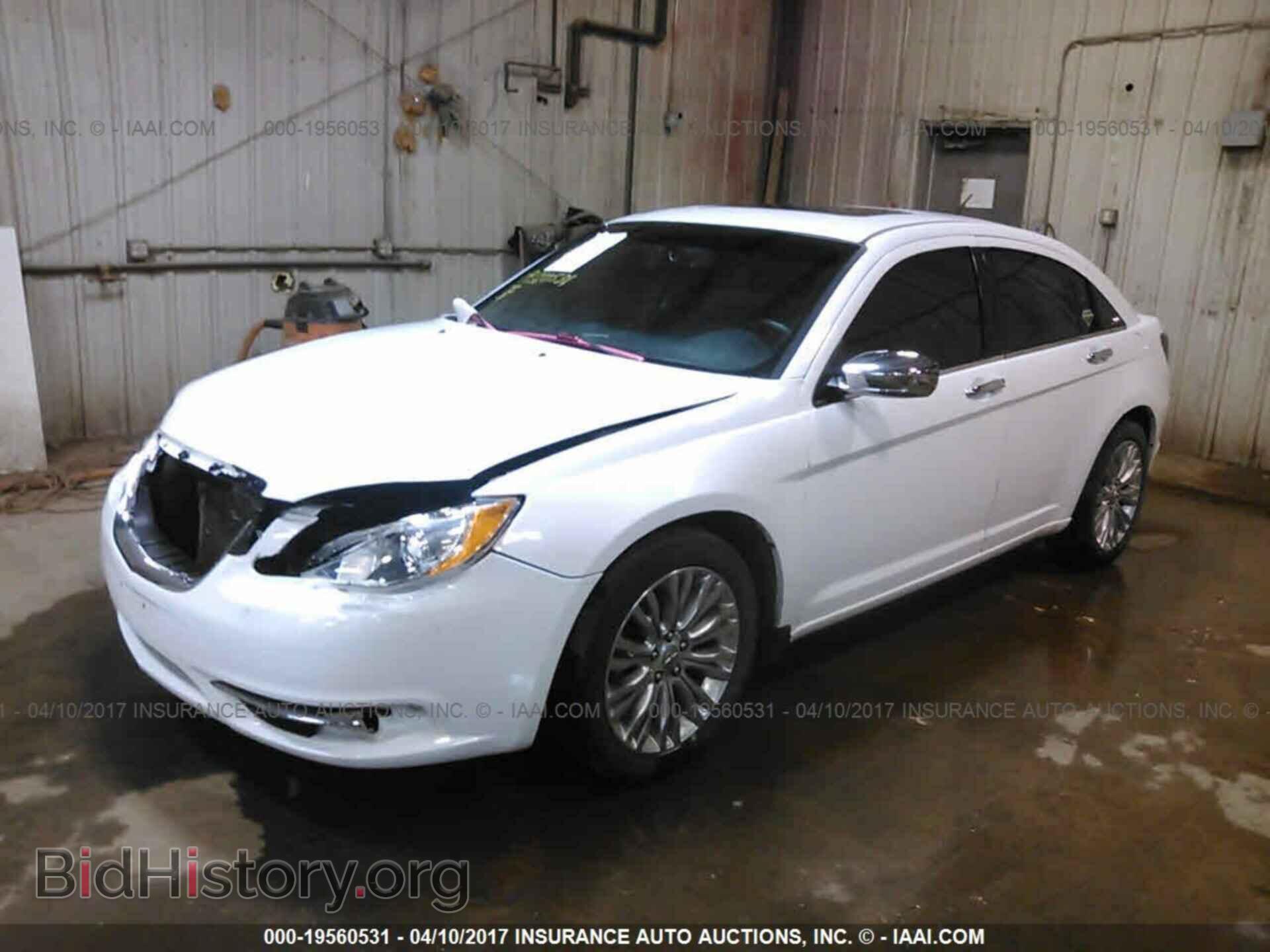 2012 Chrysler 200 - VIN: 1C3CCBCB0CN278020 - Photo 2