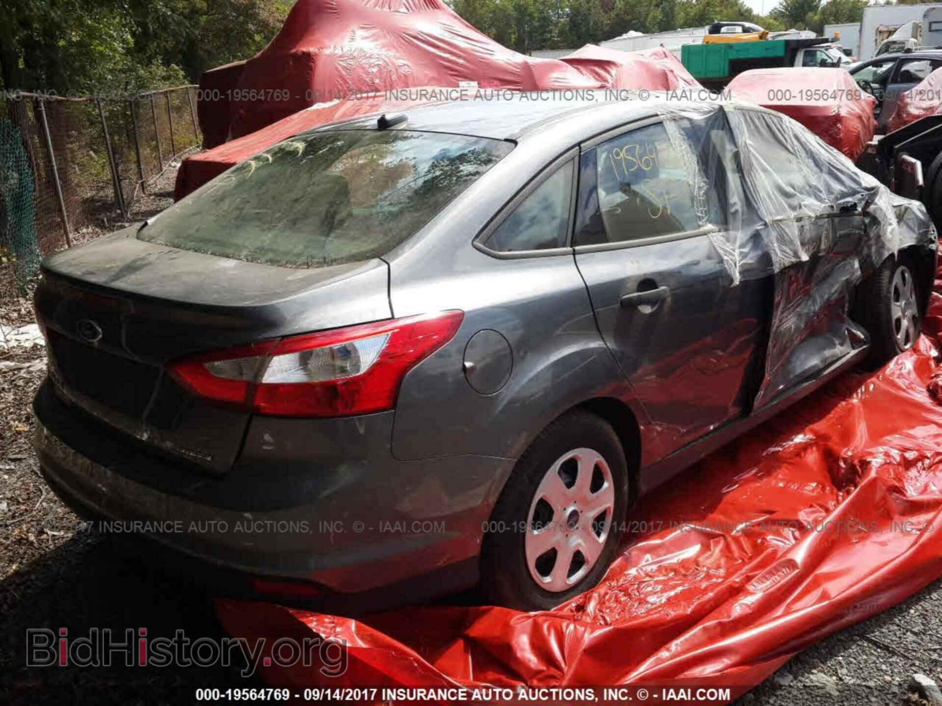 2013 Ford Focus - VIN: 1FADP3E23DL167469 - Photo 4