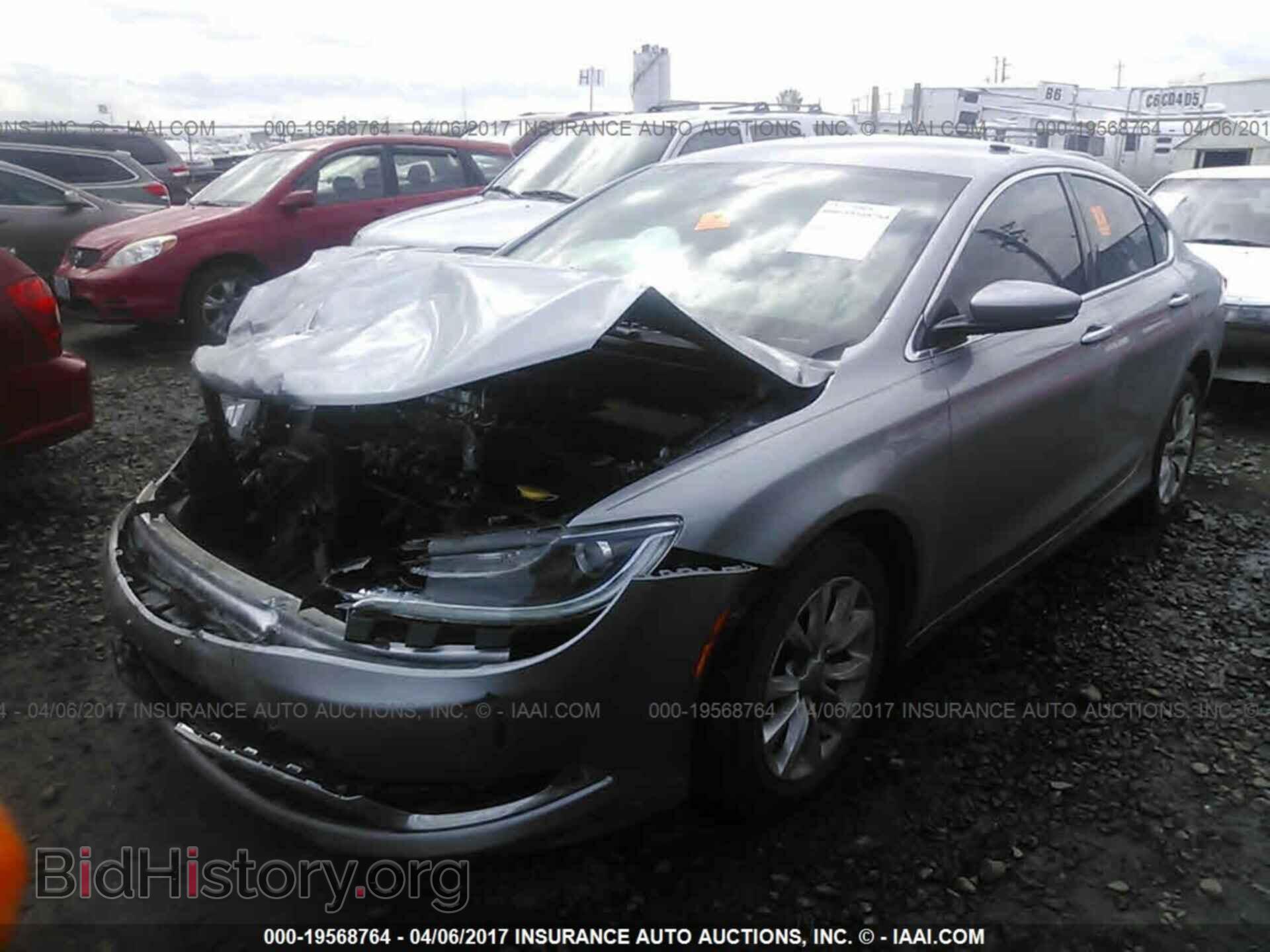 2015 Chrysler 200 - VIN: 1C3CCCCB7FN619035 - Photo 2