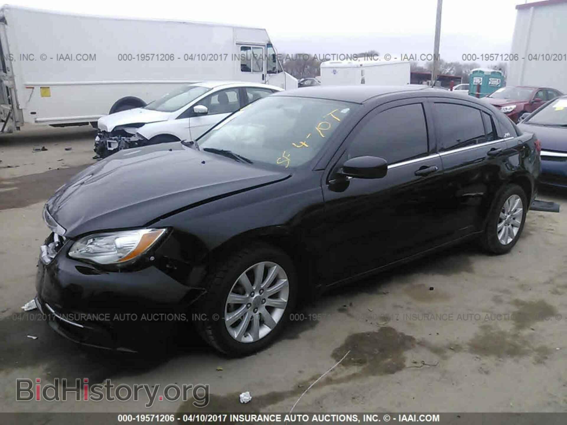 2013 Chrysler 200 - VIN: 1C3CCBBBXDN763476 - Photo 2