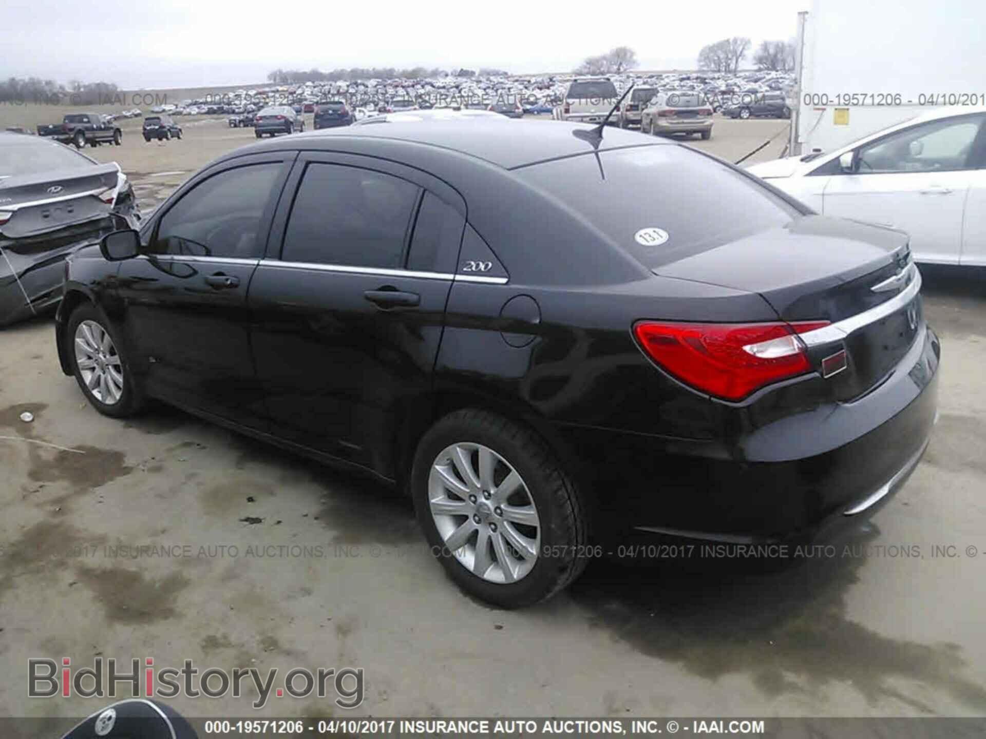 2013 Chrysler 200 - VIN: 1C3CCBBBXDN763476 - Photo 3