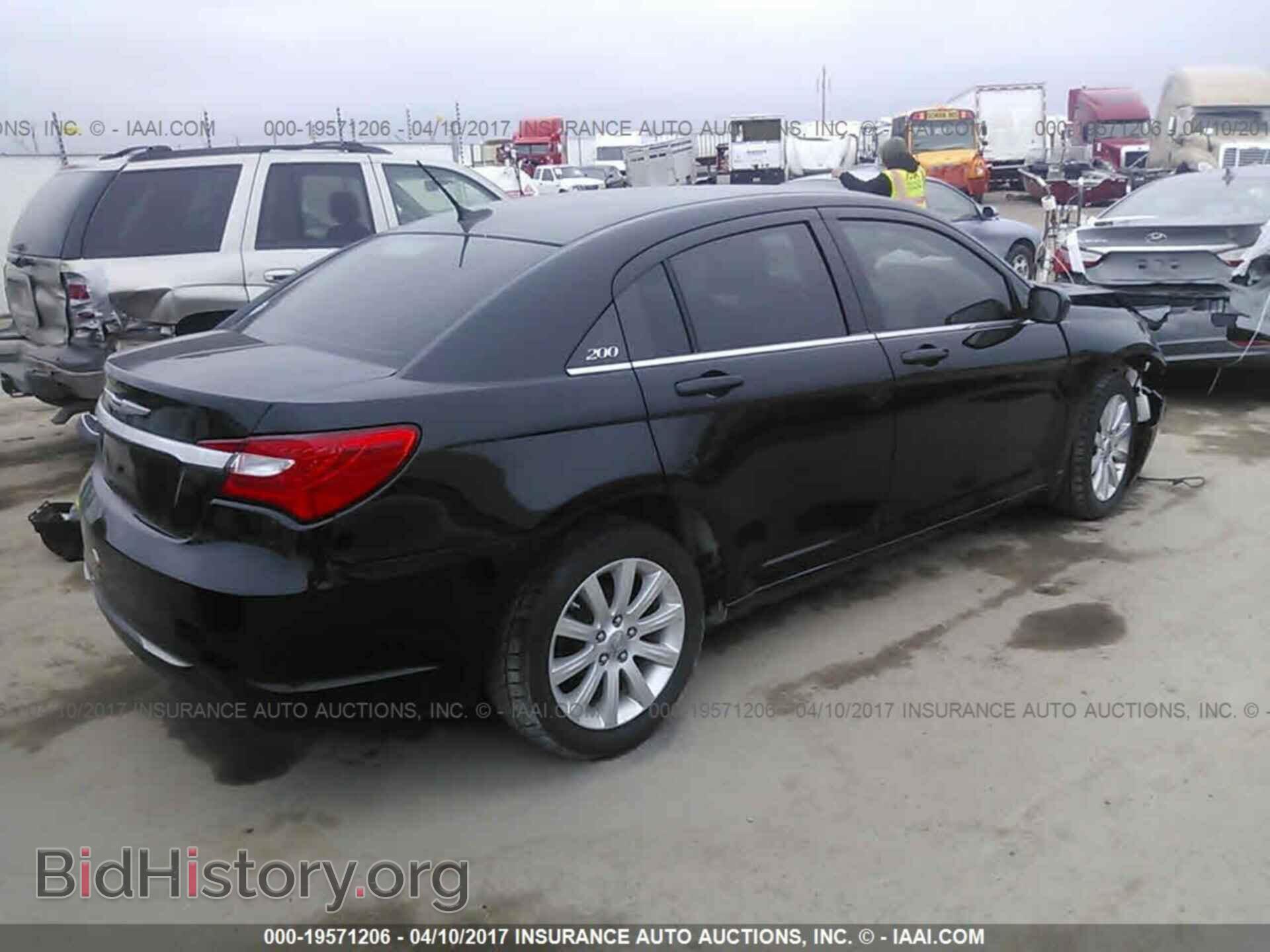 2013 Chrysler 200 - VIN: 1C3CCBBBXDN763476 - Photo 4