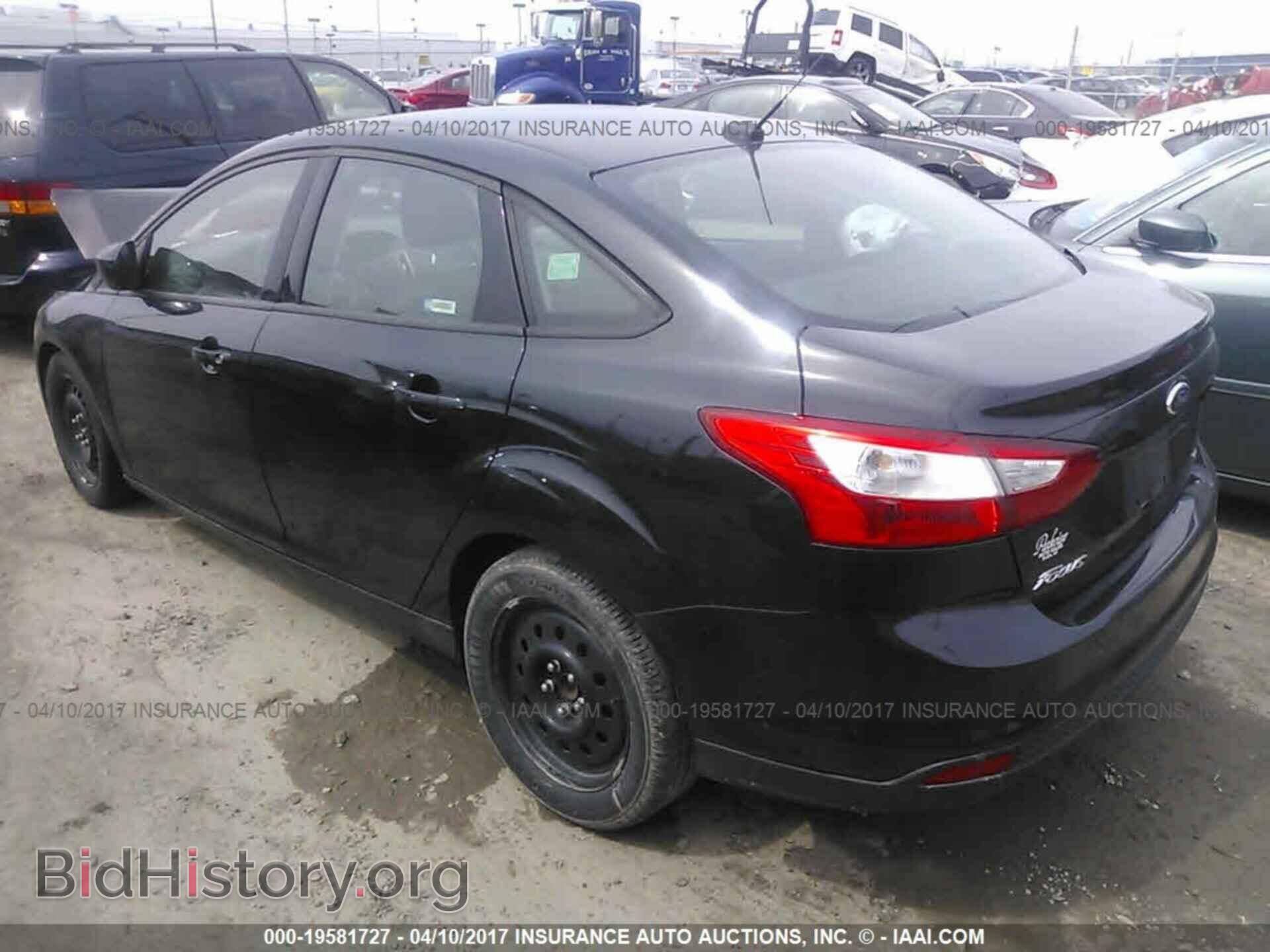 2012 Ford Focus - VIN: 1FAHP3F20CL132502 - Фото 3