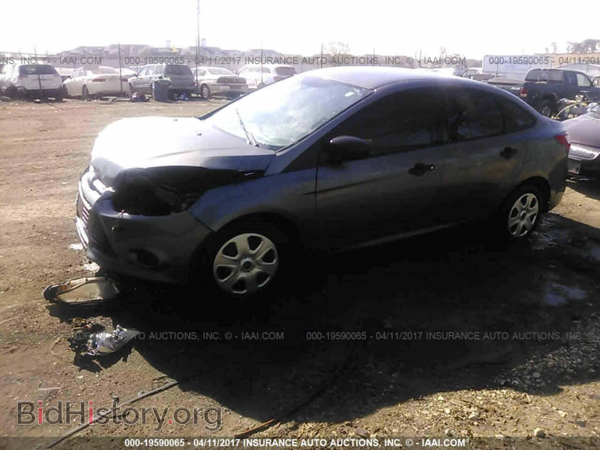 2013 Ford Focus - VIN: 1FADP3E20DL156669 - Photo 2