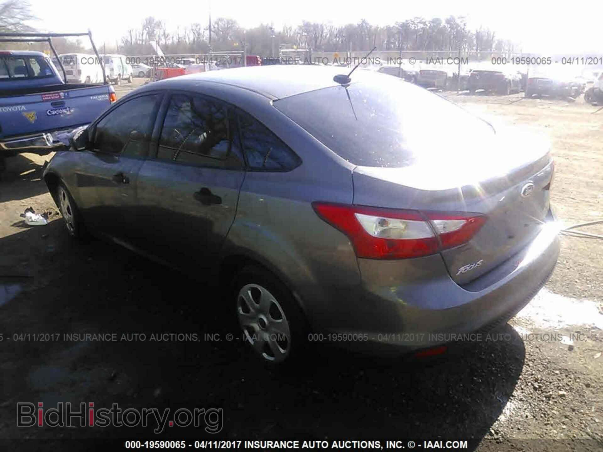 2013 Ford Focus - VIN: 1FADP3E20DL156669 - Photo 3