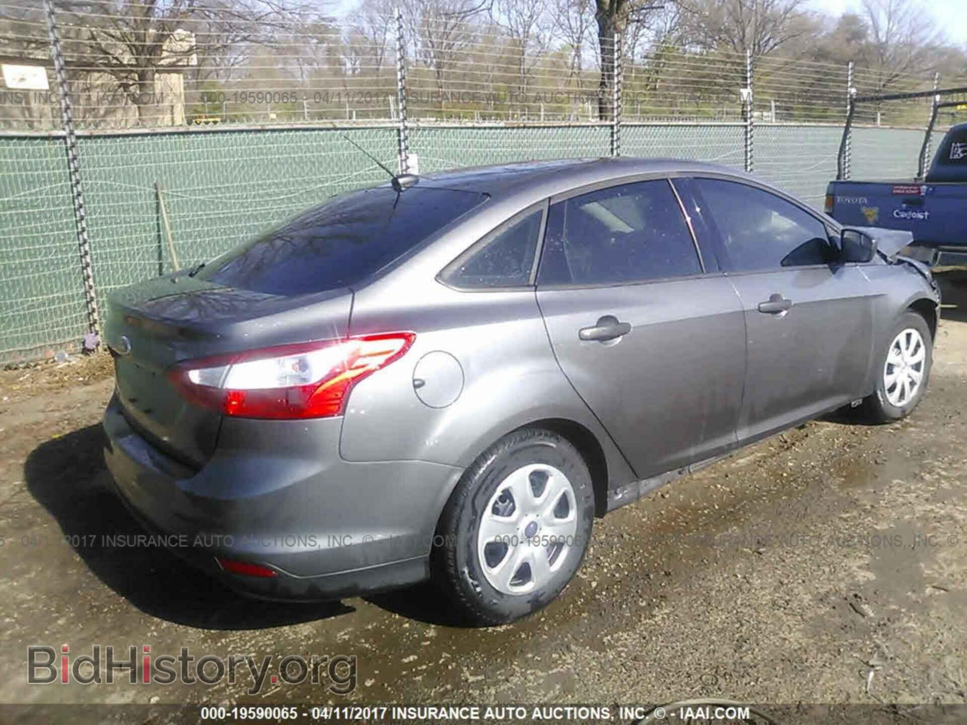2013 Ford Focus - VIN: 1FADP3E20DL156669 - Photo 4