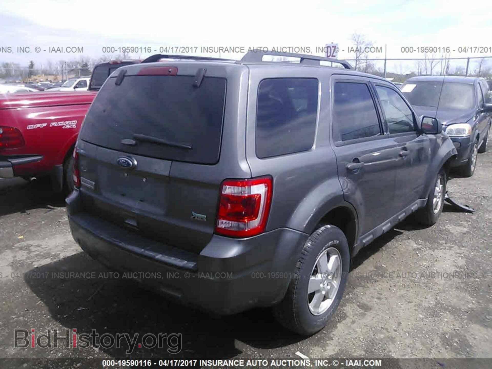 2012 Ford Escape - VIN: 1FMCU9DG1CKB51592 - Photo 4