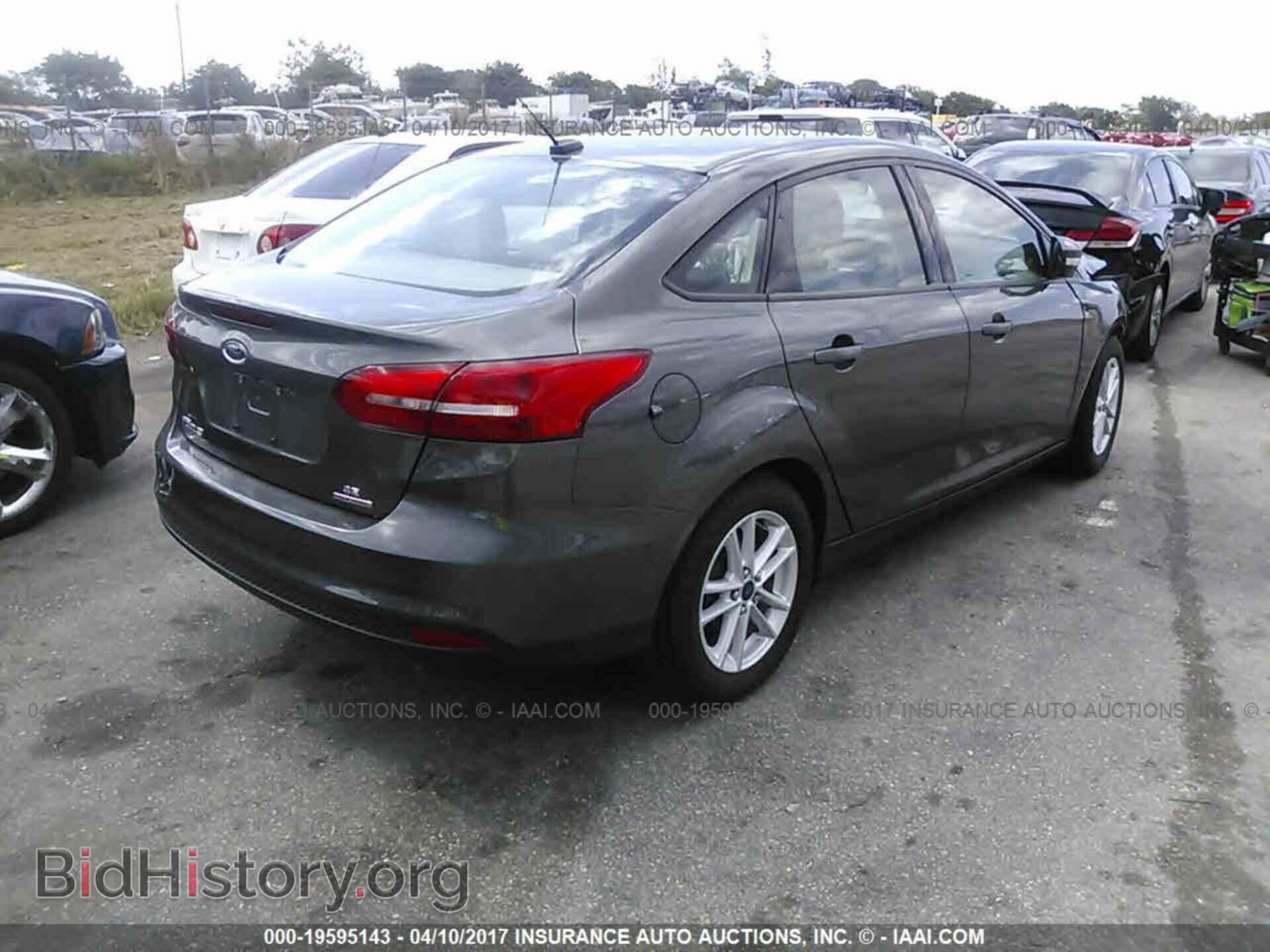 2016 Ford Focus - VIN: 1FADP3F22GL249776 - Photo 4