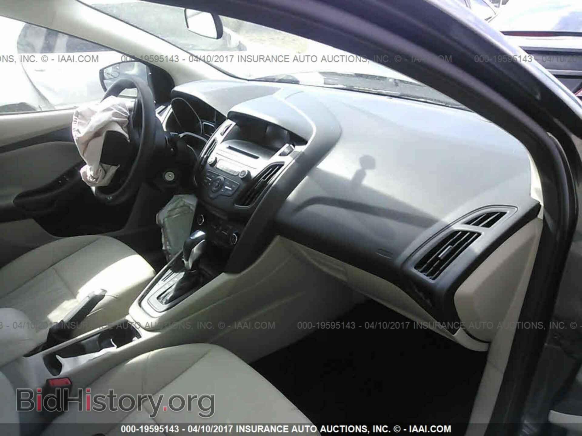 2016 Ford Focus - VIN: 1FADP3F22GL249776 - Photo 5