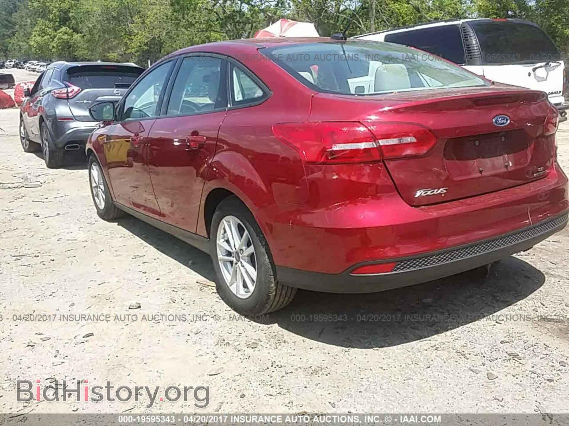 2016 Ford Focus - VIN: 1FADP3F28GL327994 - Photo 3