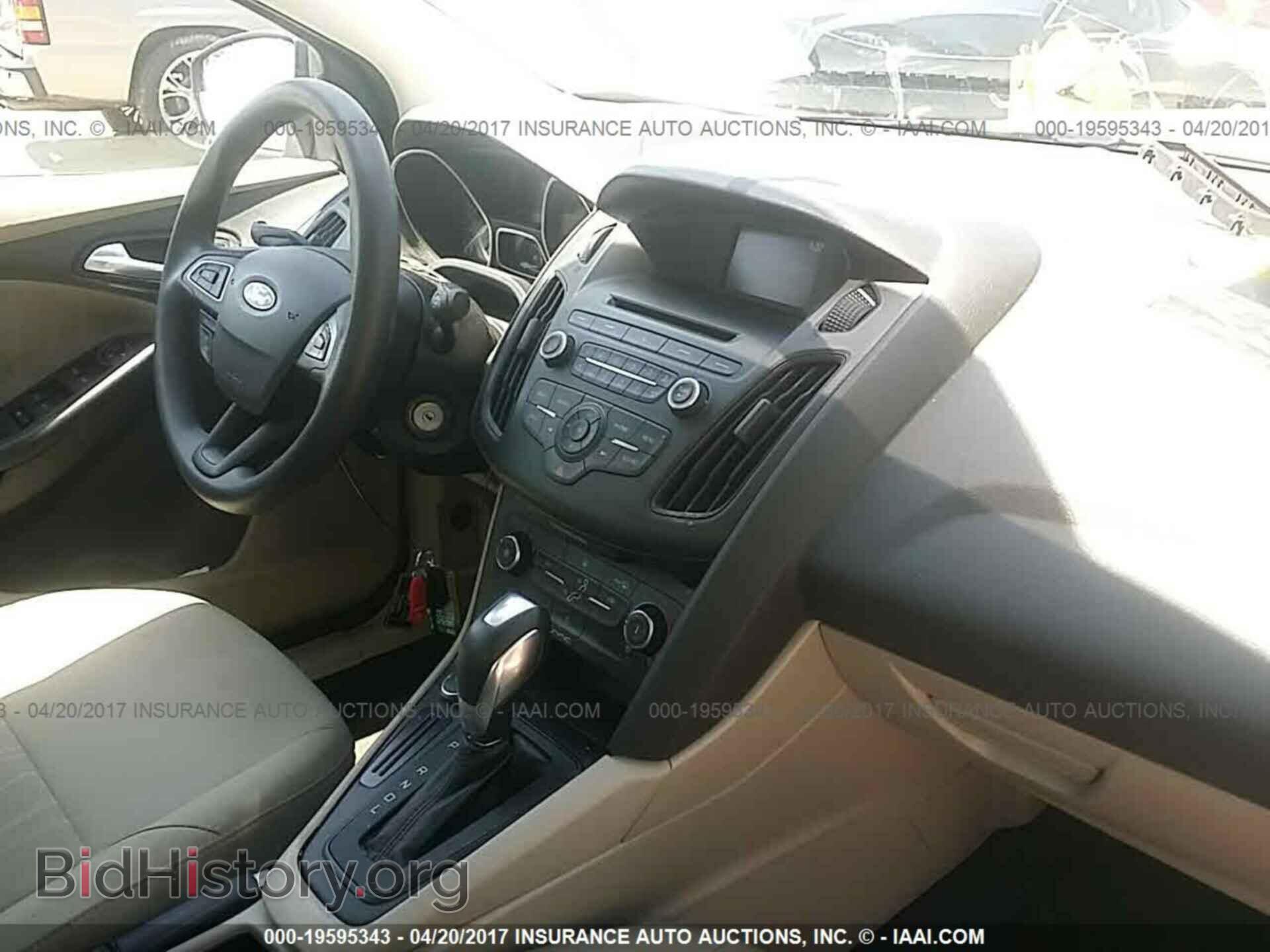 2016 Ford Focus - VIN: 1FADP3F28GL327994 - Photo 5