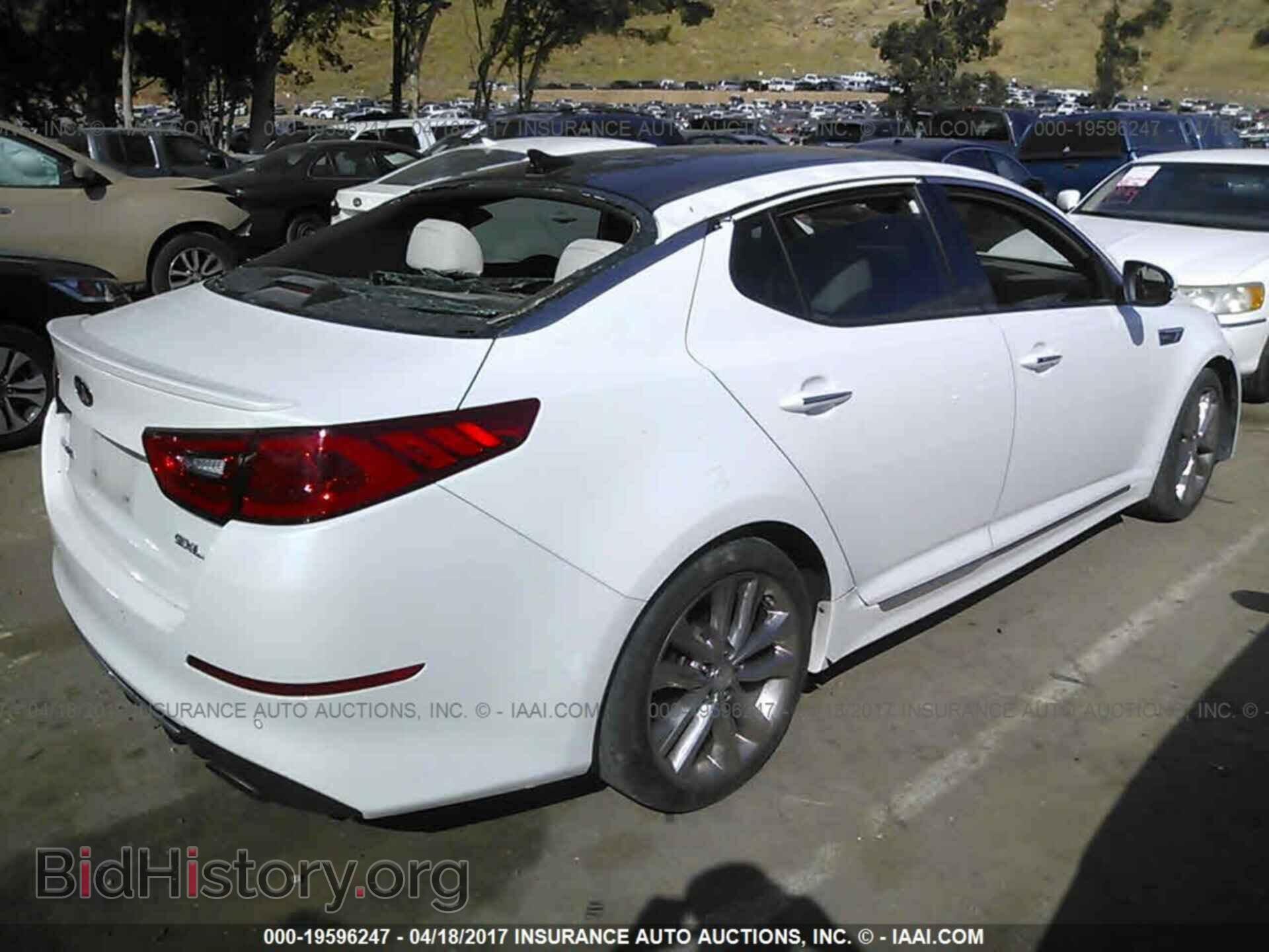 2015 Kia Optima - VIN: 5XXGR4A68FG455040 - Photo 4