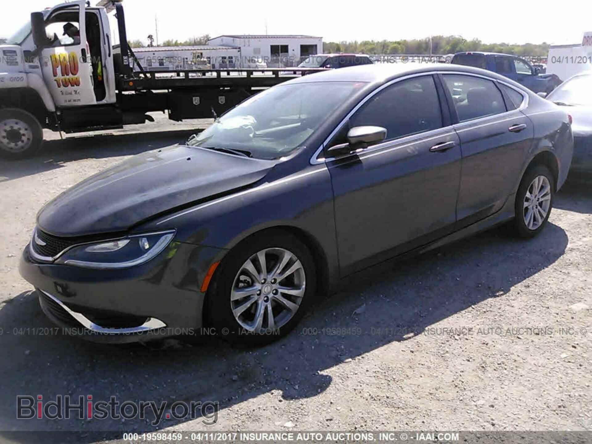 2015 Chrysler 200 - VIN: 1C3CCCAB8FN671650 - Photo 2