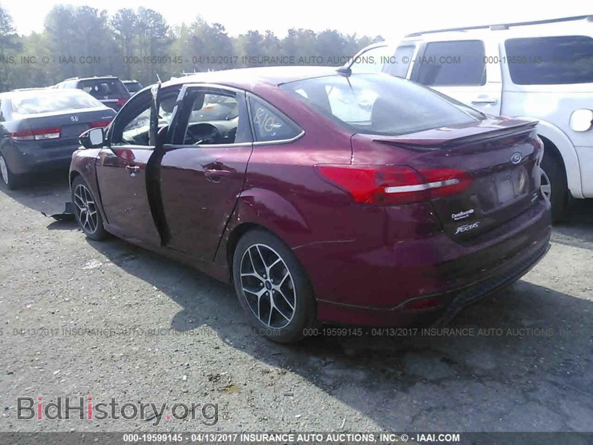 2015 Ford Focus - VIN: 1FADP3F29FL273264 - Photo 3