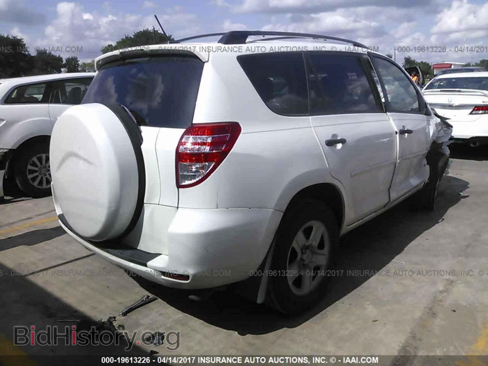 2011 Toyota Rav4 - VIN: 2T3ZF4DV8BW076549 - Фото 4