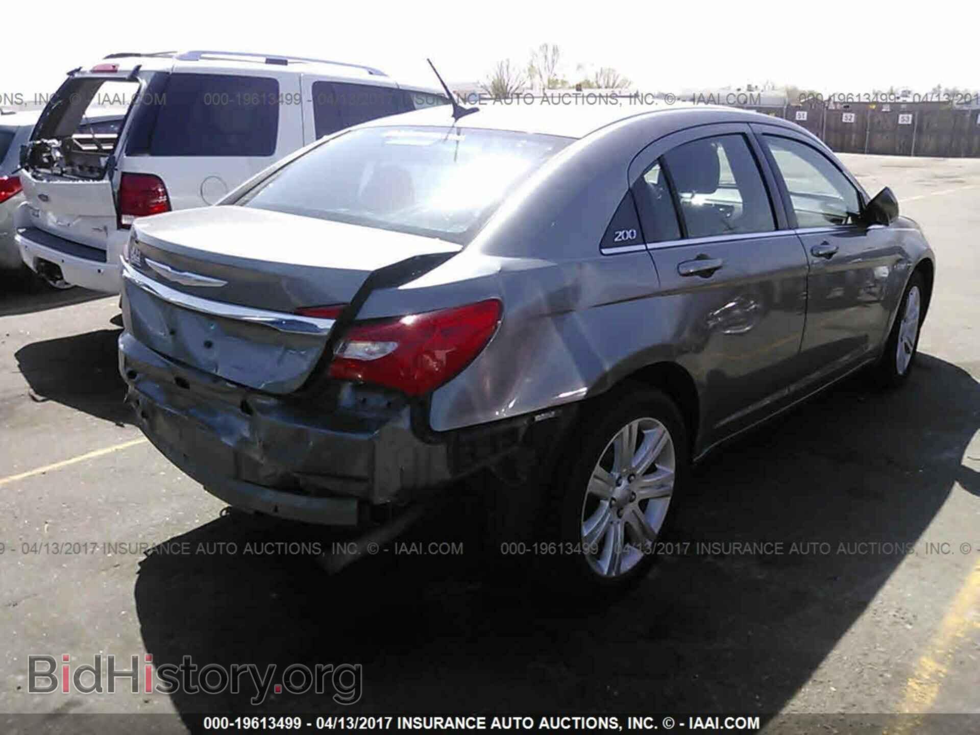 2013 Chrysler 200 - VIN: 1C3CCBBB7DN567723 - Photo 4