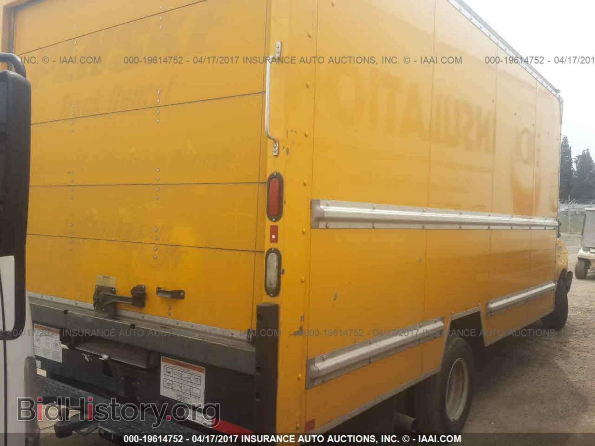 2011 Ford Econoline - VIN: 1FDWE3FL2BDA77555 - Фото 4
