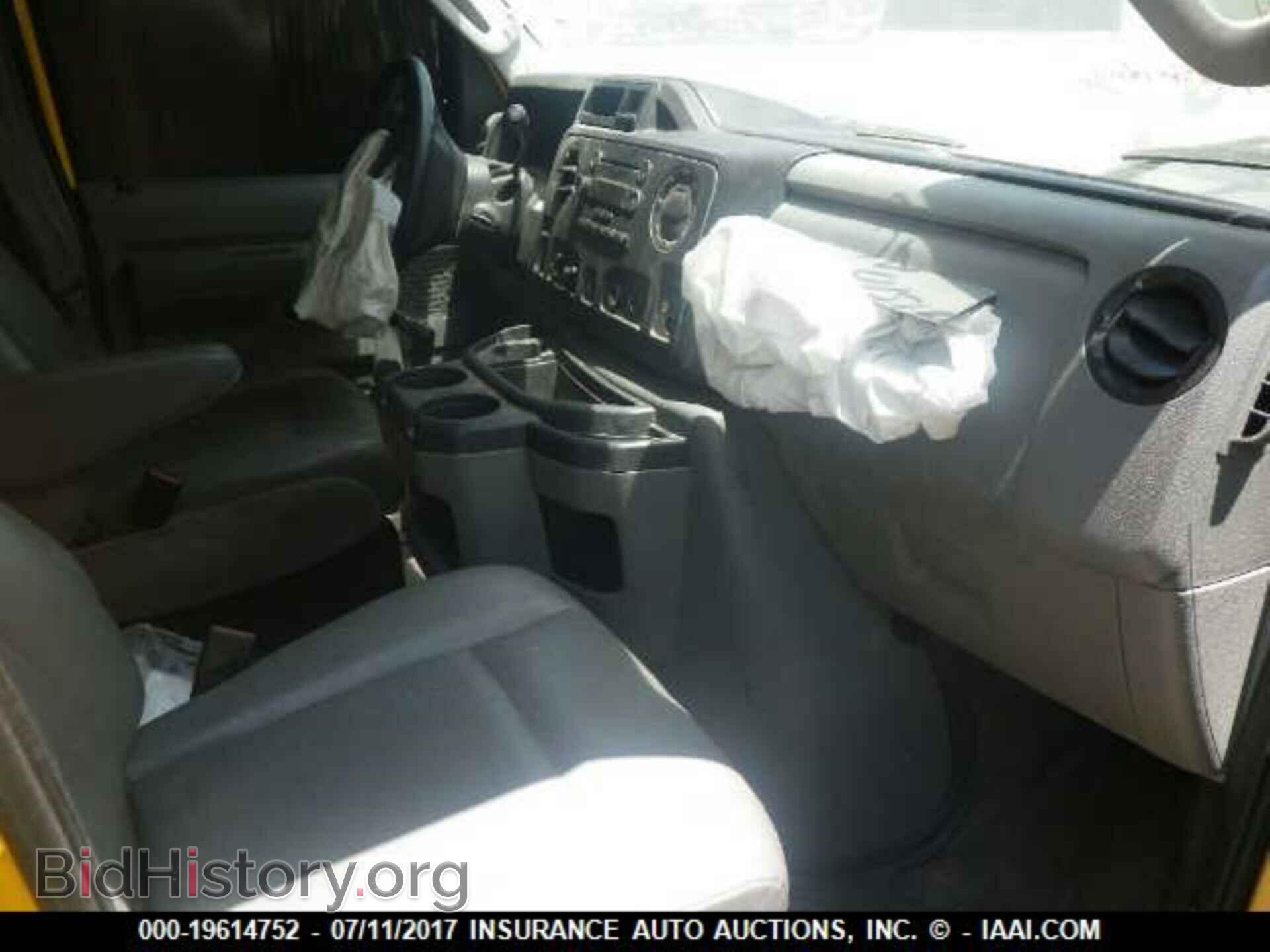 2011 Ford Econoline - VIN: 1FDWE3FL2BDA77555 - Фото 5