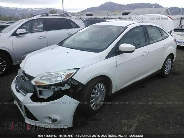 2012 Ford Focus - VIN: 1FAHP3F27CL185519 - Photo 2