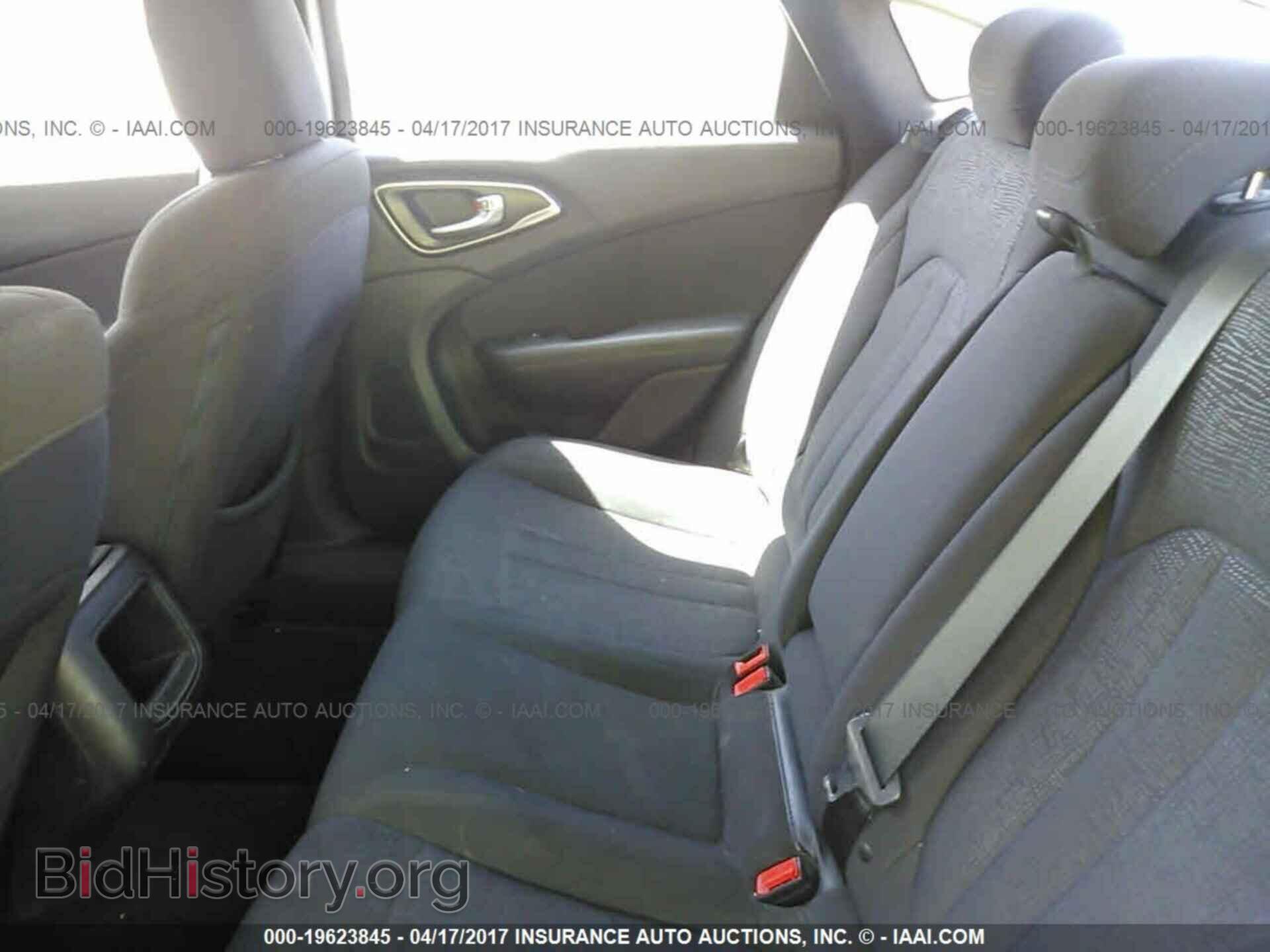 2015 Chrysler 200 - VIN: 1C3CCCAB1FN748777 - Photo 8