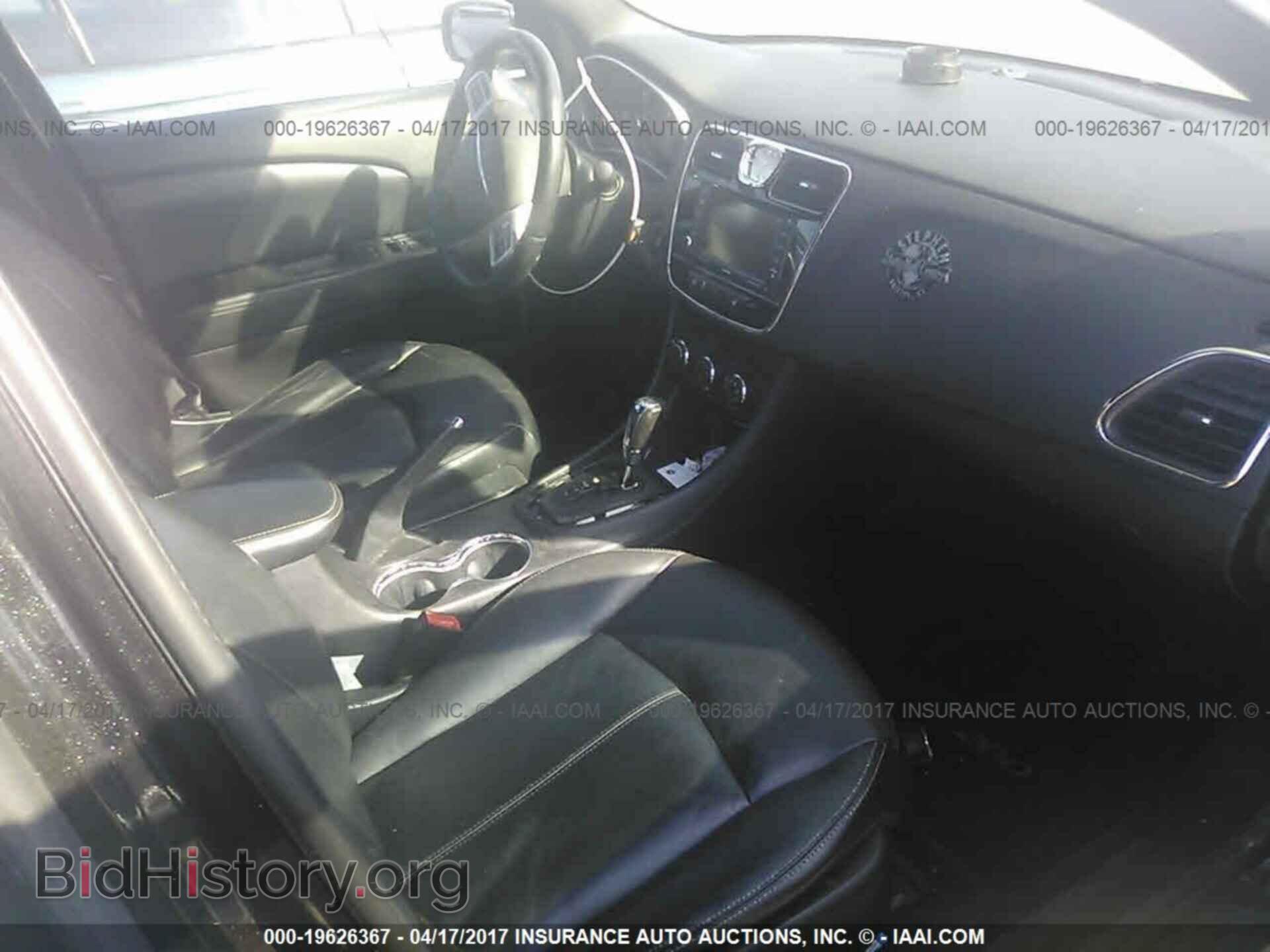2011 Chrysler 200 - VIN: 1C3BC2FG2BN522316 - Photo 5
