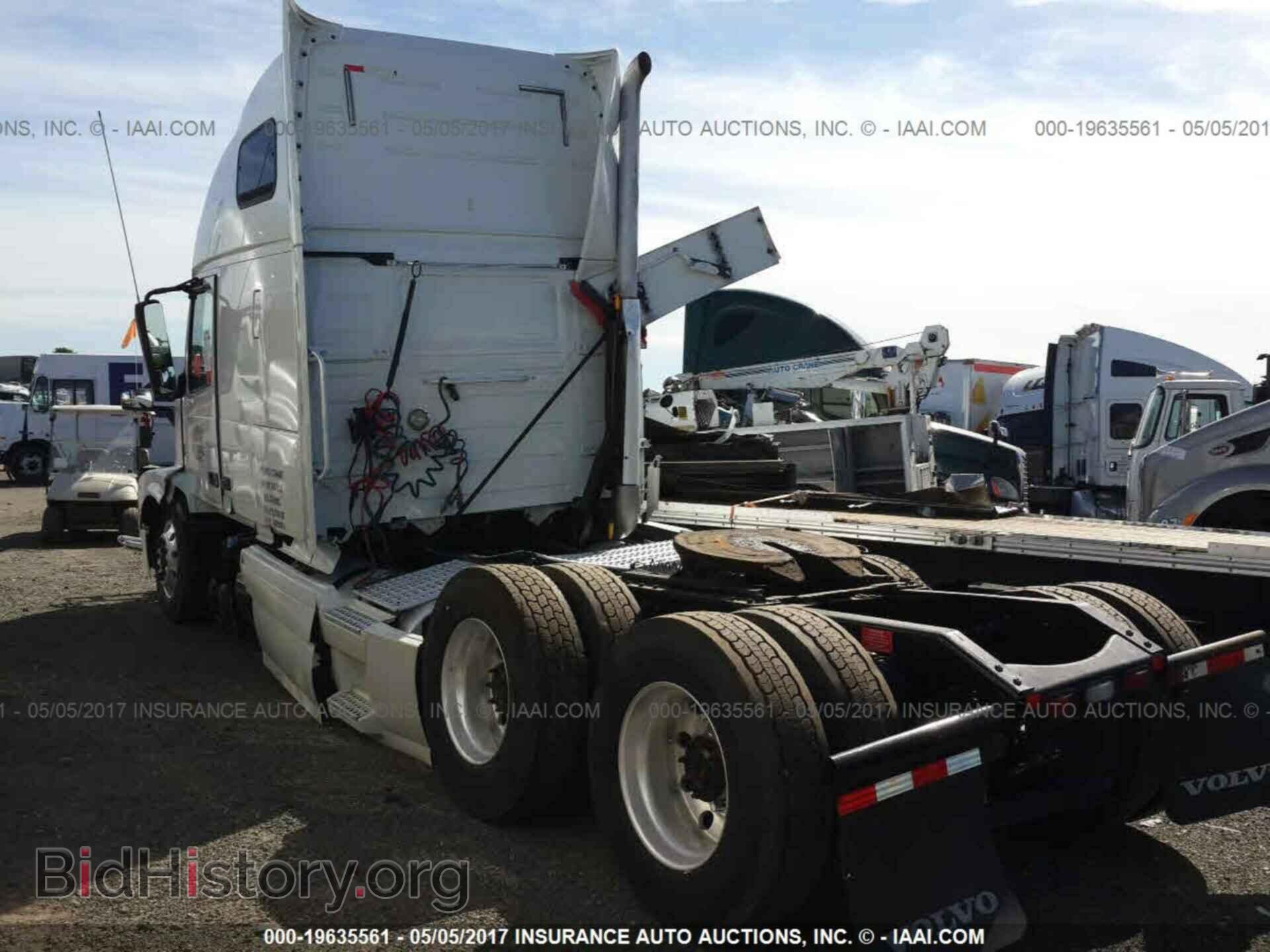 2012 Volvo Vnl - VIN: 4V4NC9EH7CN559816 - Фото 3