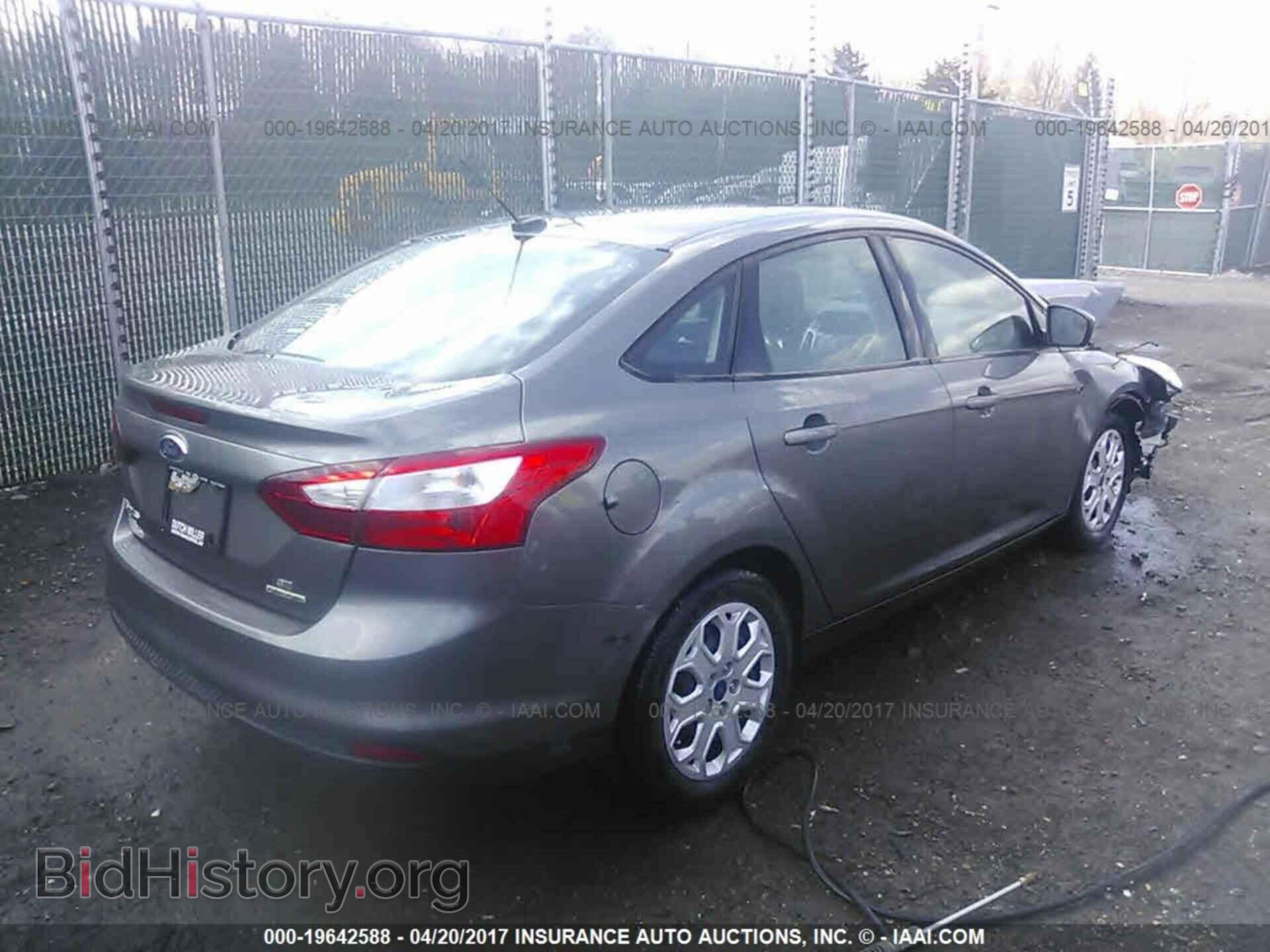 2012 Ford Focus - VIN: 1FAHP3F2XCL378389 - Photo 4