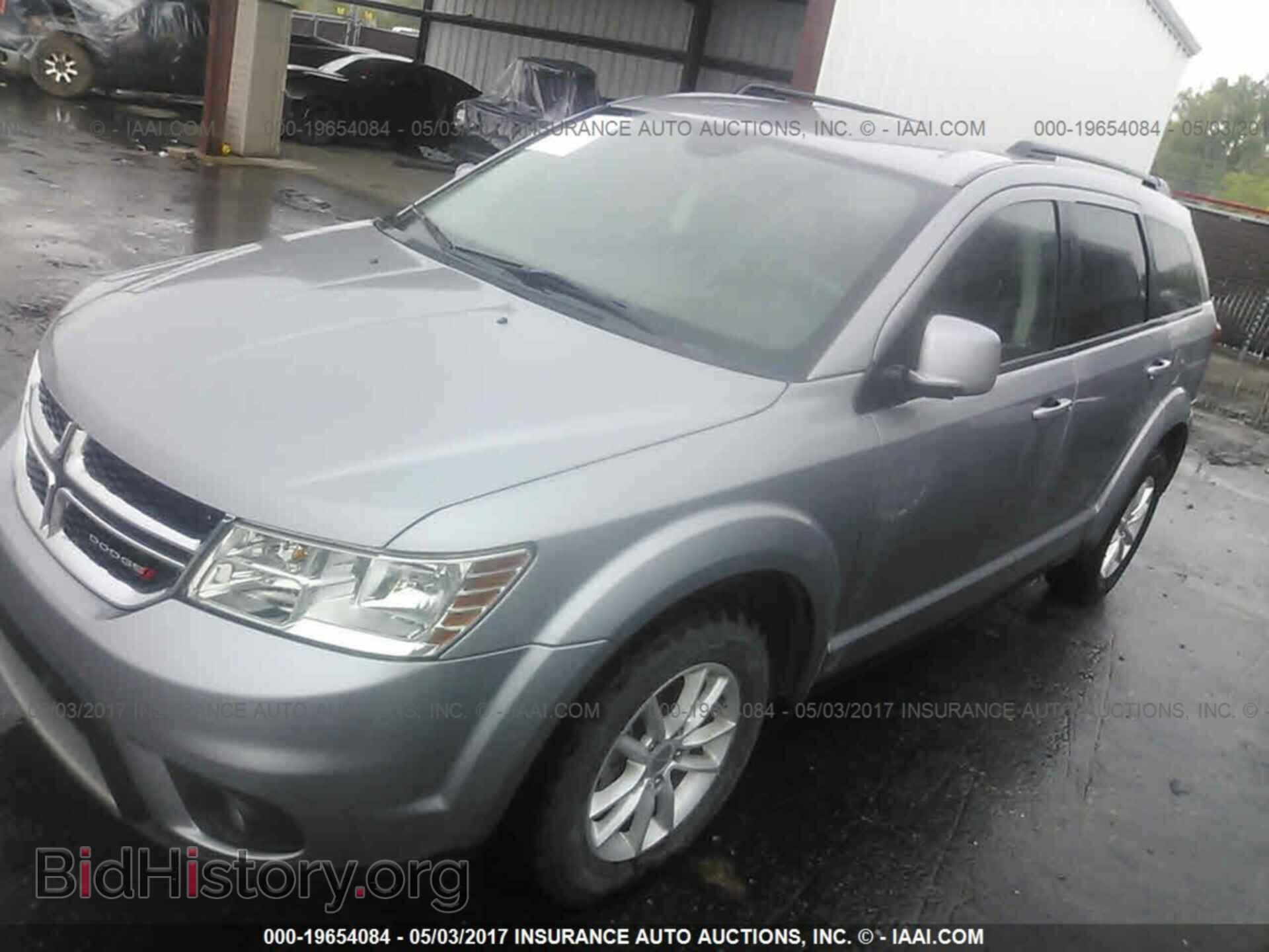 2016 Dodge Journey - VIN: 3C4PDCBG0GT130940 - Photo 2