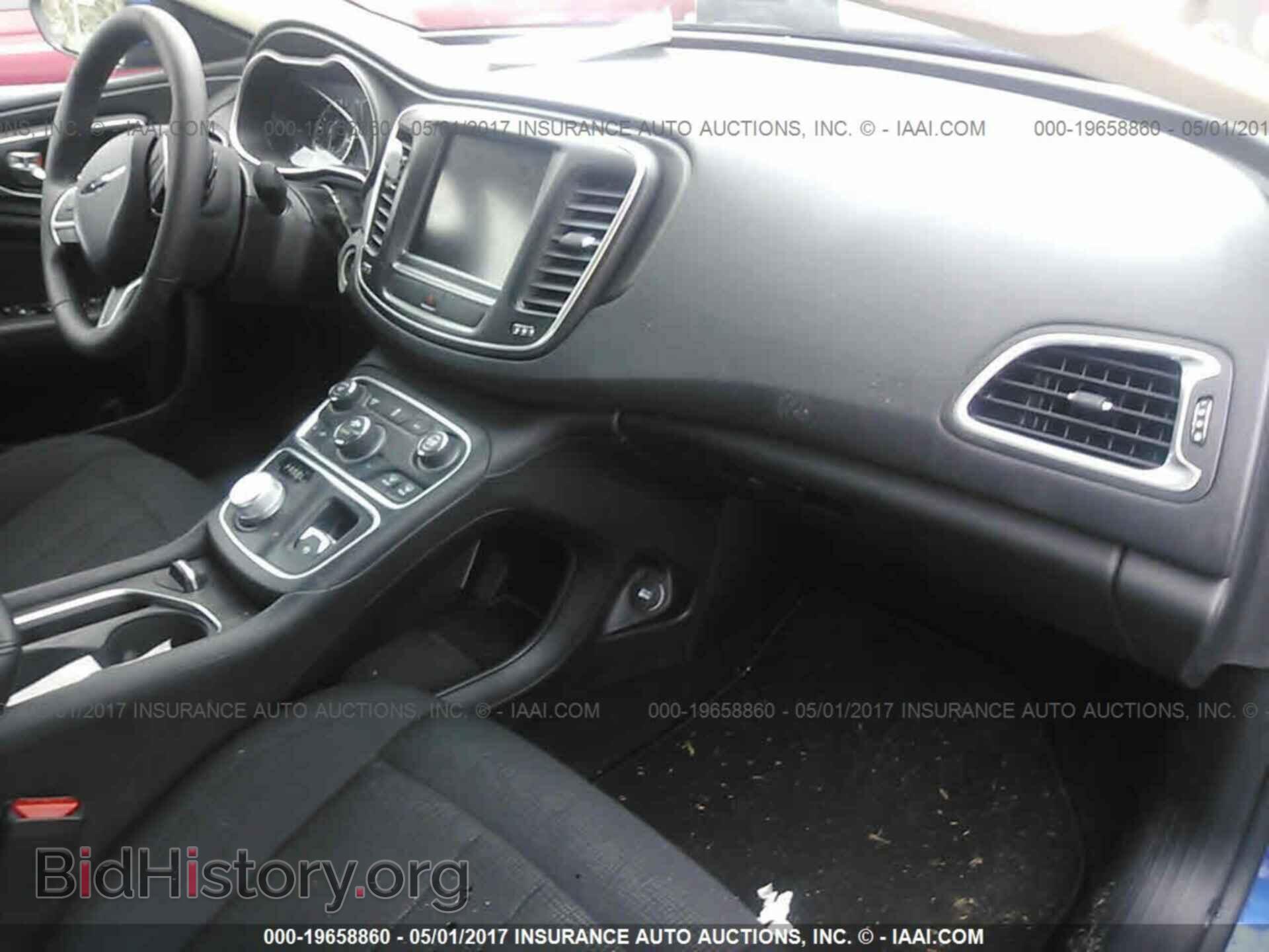 2016 Chrysler 200 - VIN: 1C3CCCAB9GN119432 - Photo 5