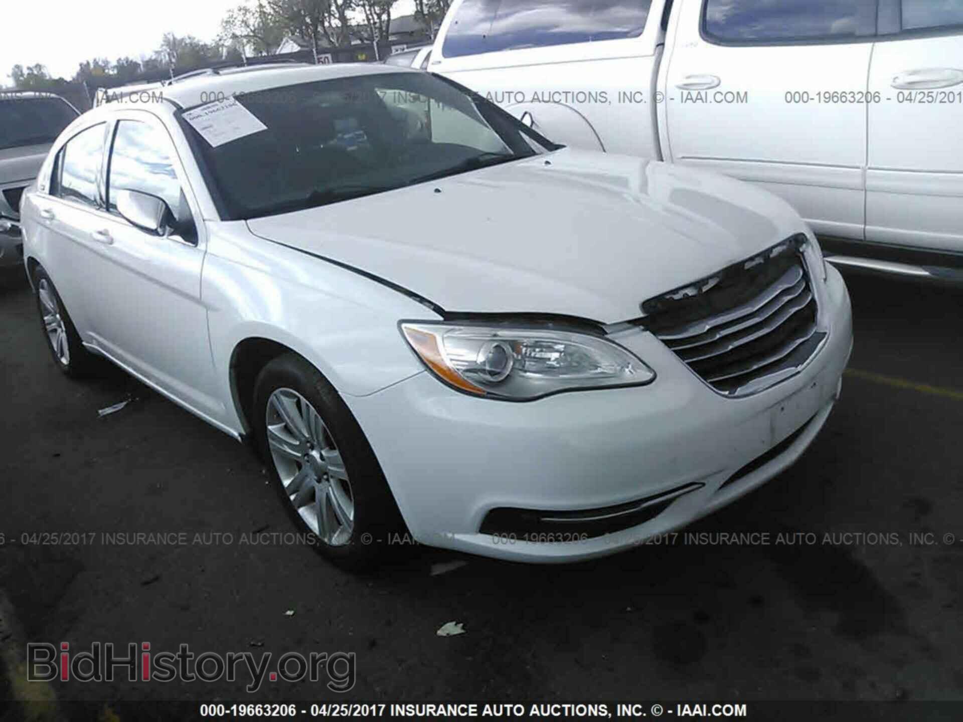 Photo 1C3CCBAB3CN318724 - Chrysler 200 2012