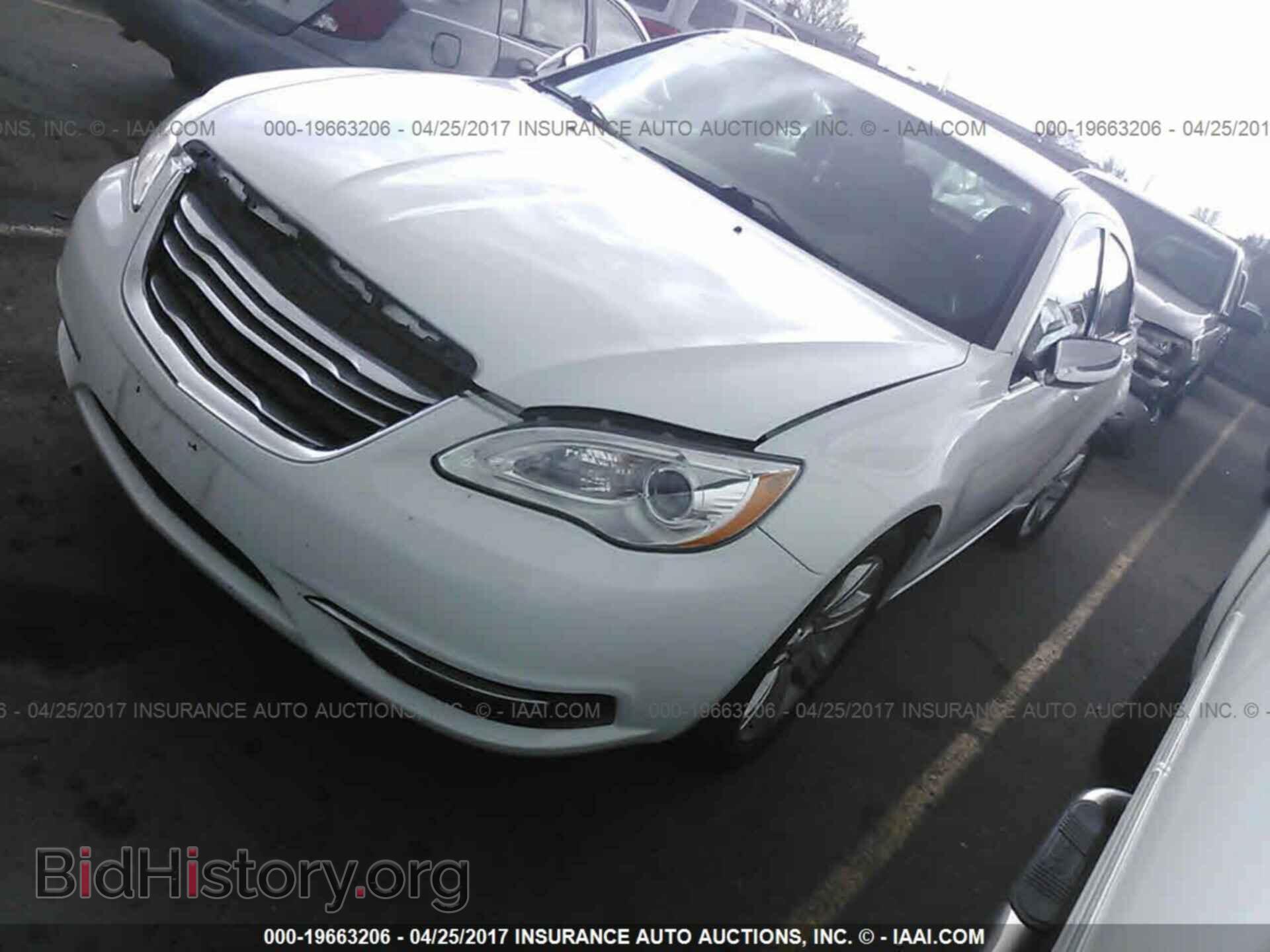 2012 Chrysler 200 - VIN: 1C3CCBAB3CN318724 - Фото 2