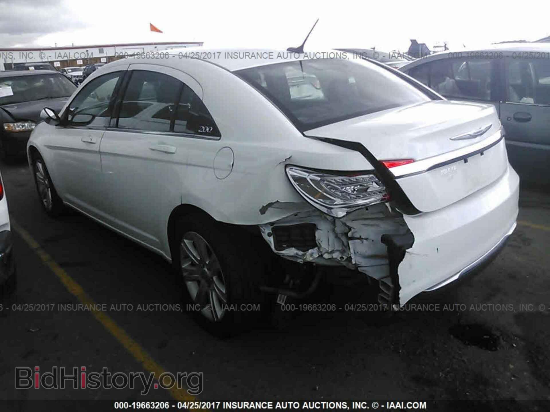 2012 Chrysler 200 - VIN: 1C3CCBAB3CN318724 - Фото 3