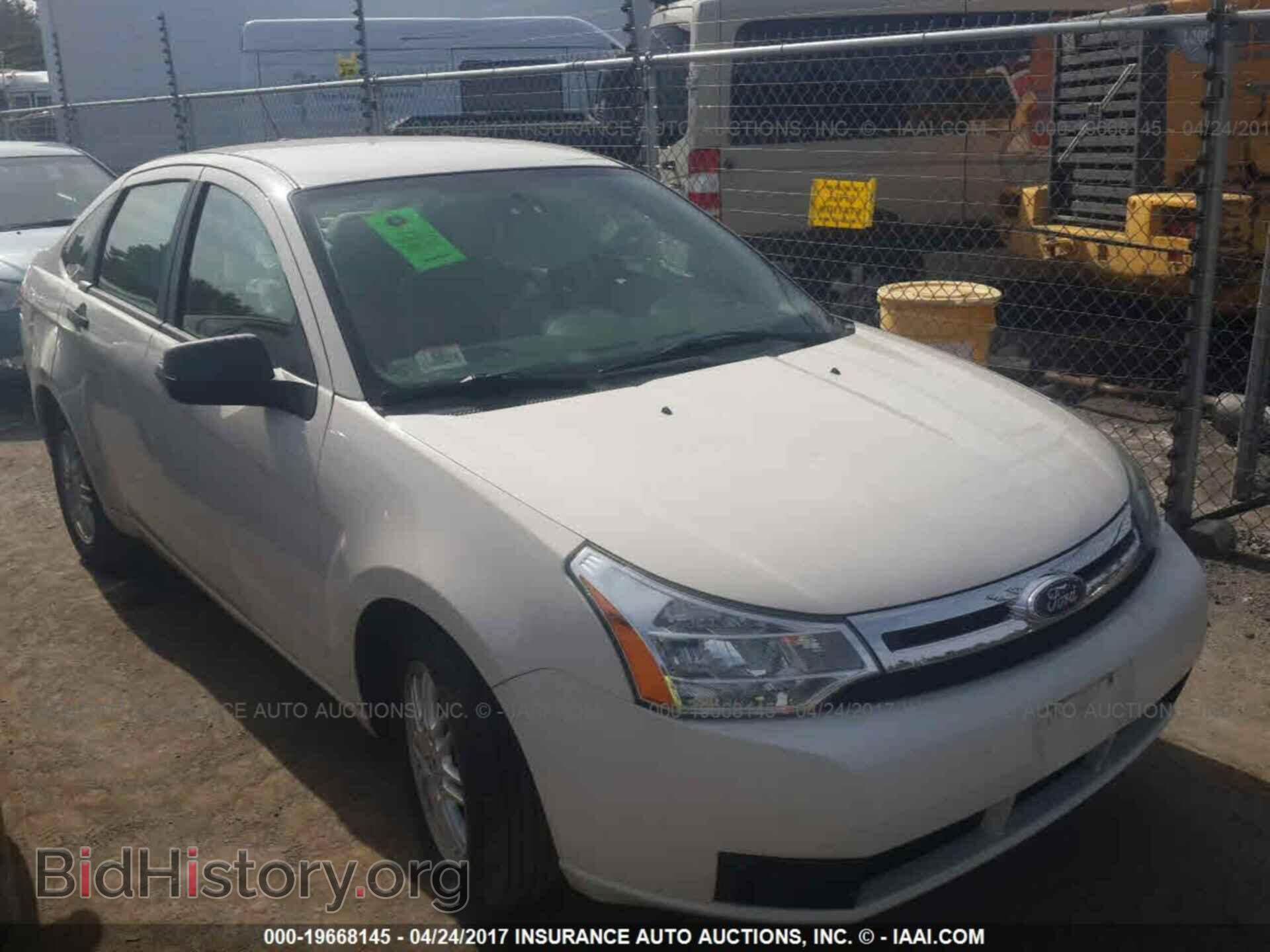 Photo 1FAHP3FN5BW123379 - Ford Focus 2011