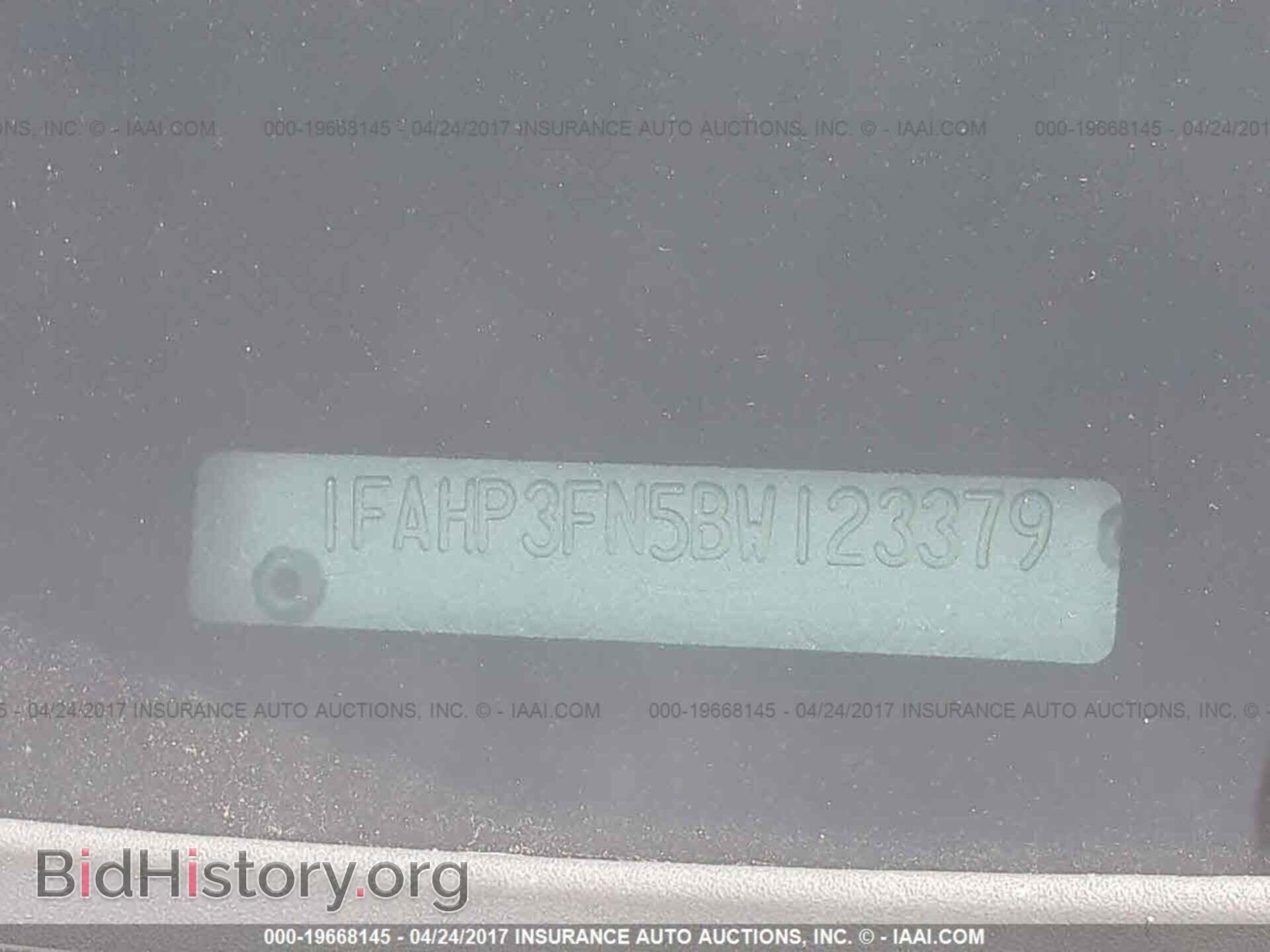 2011 Ford Focus - VIN: 1FAHP3FN5BW123379 - Фото 9