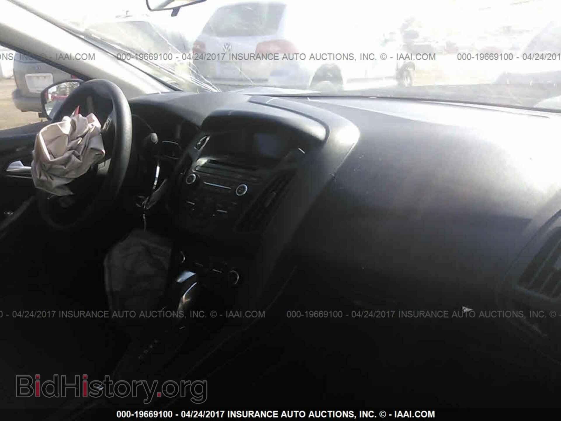 2015 Ford Focus - VIN: 1FADP3F26FL307791 - Photo 5