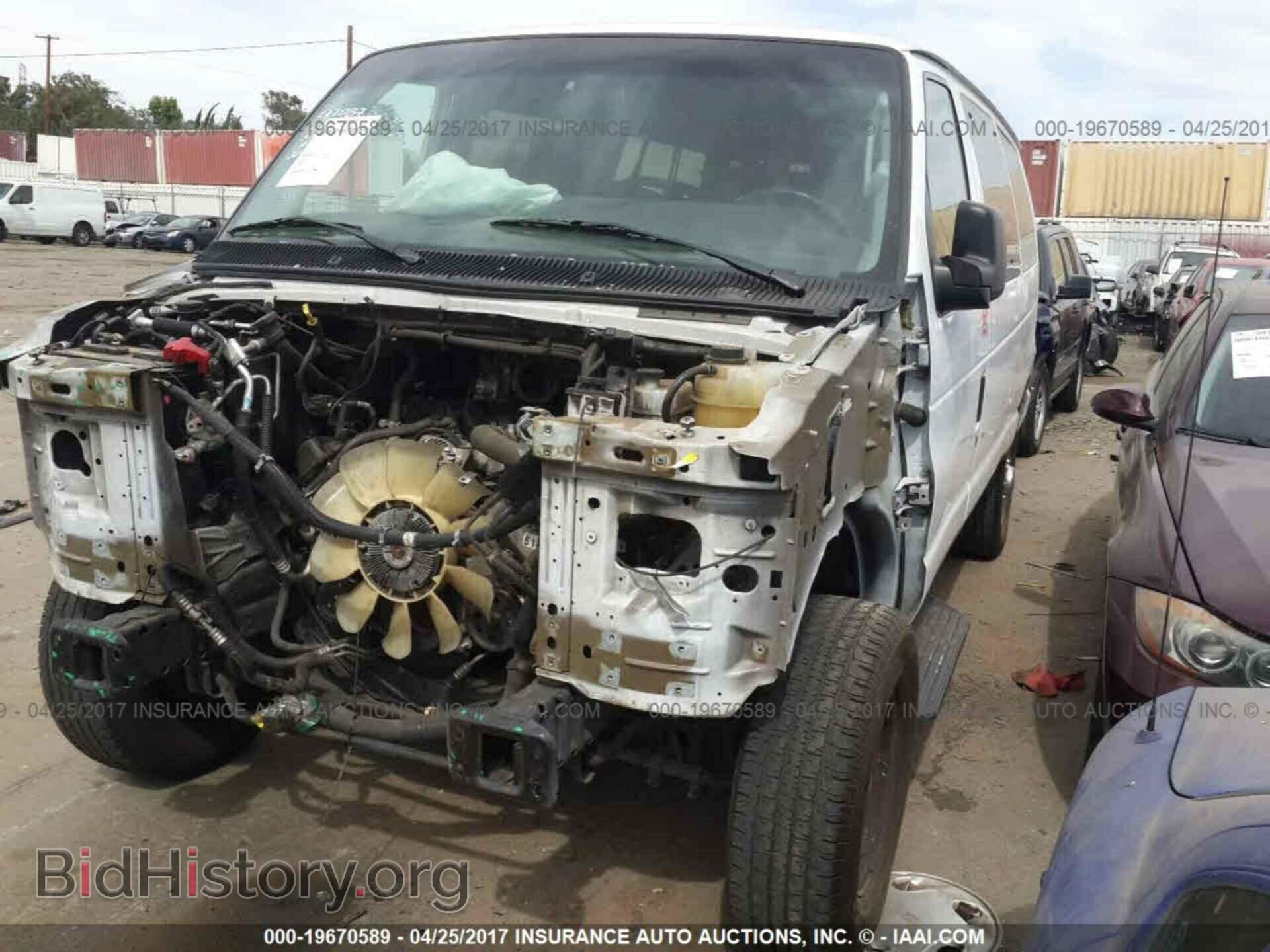 2013 Ford Econoline - VIN: 1FBSS3BL4DDA22002 - Фото 2