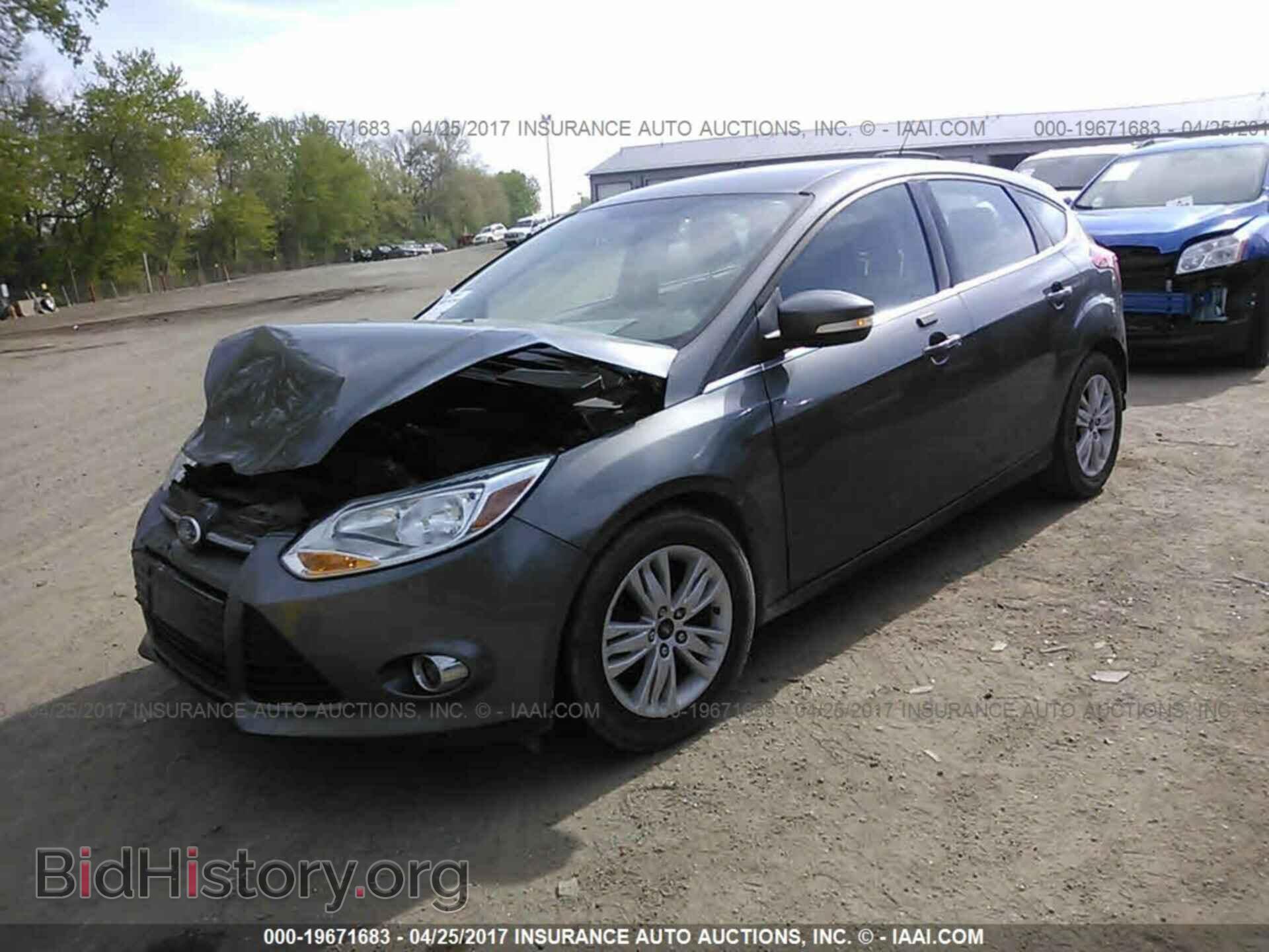 2012 Ford Focus - VIN: 1FAHP3M28CL311079 - Photo 2