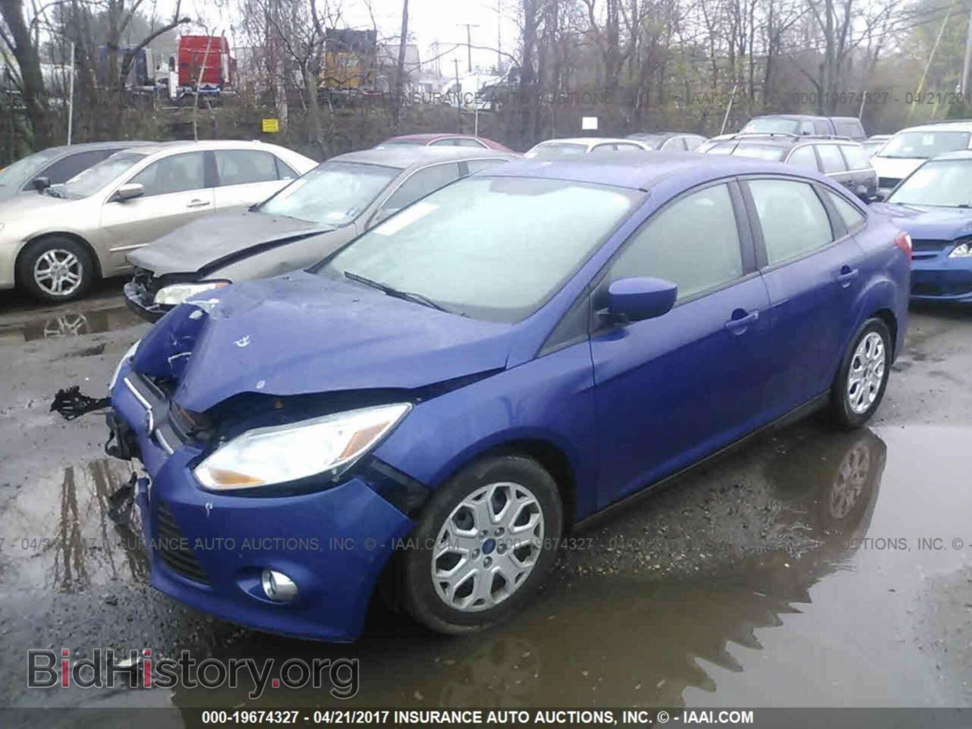2012 Ford Focus - VIN: 1FAHP3F26CL425742 - Фото 2