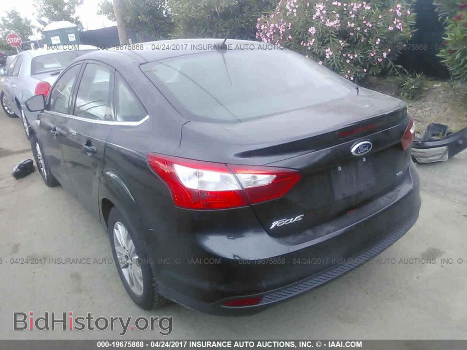 2012 Ford Focus - VIN: 1FAHP3H24CL469302 - Photo 3